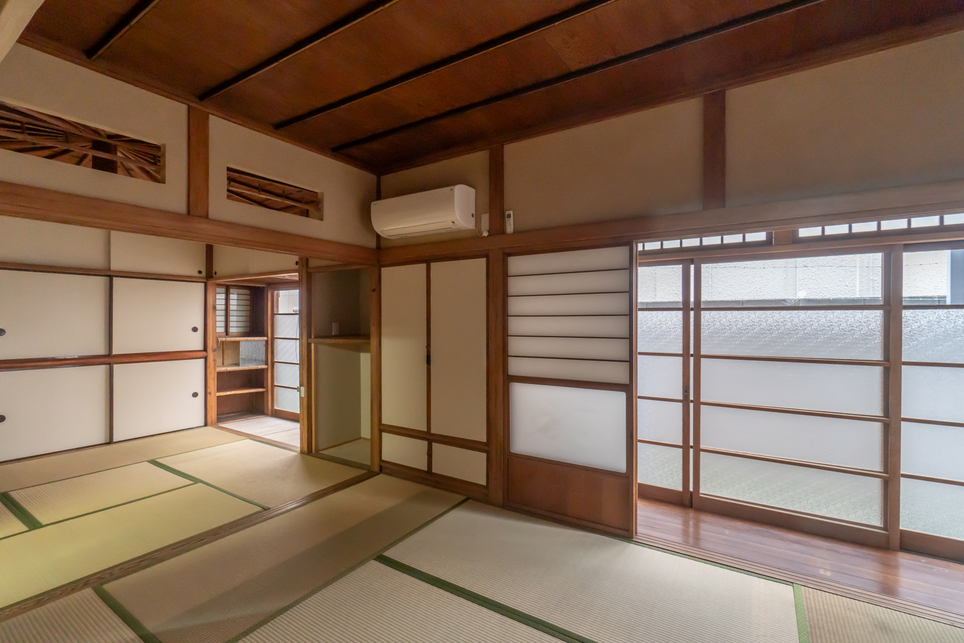 逆側から