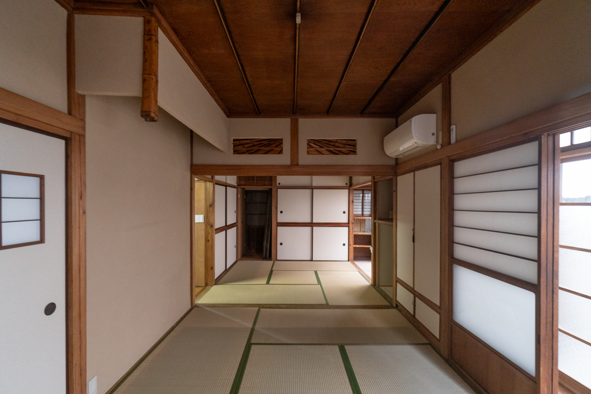 天井の造作が部屋毎に異なります