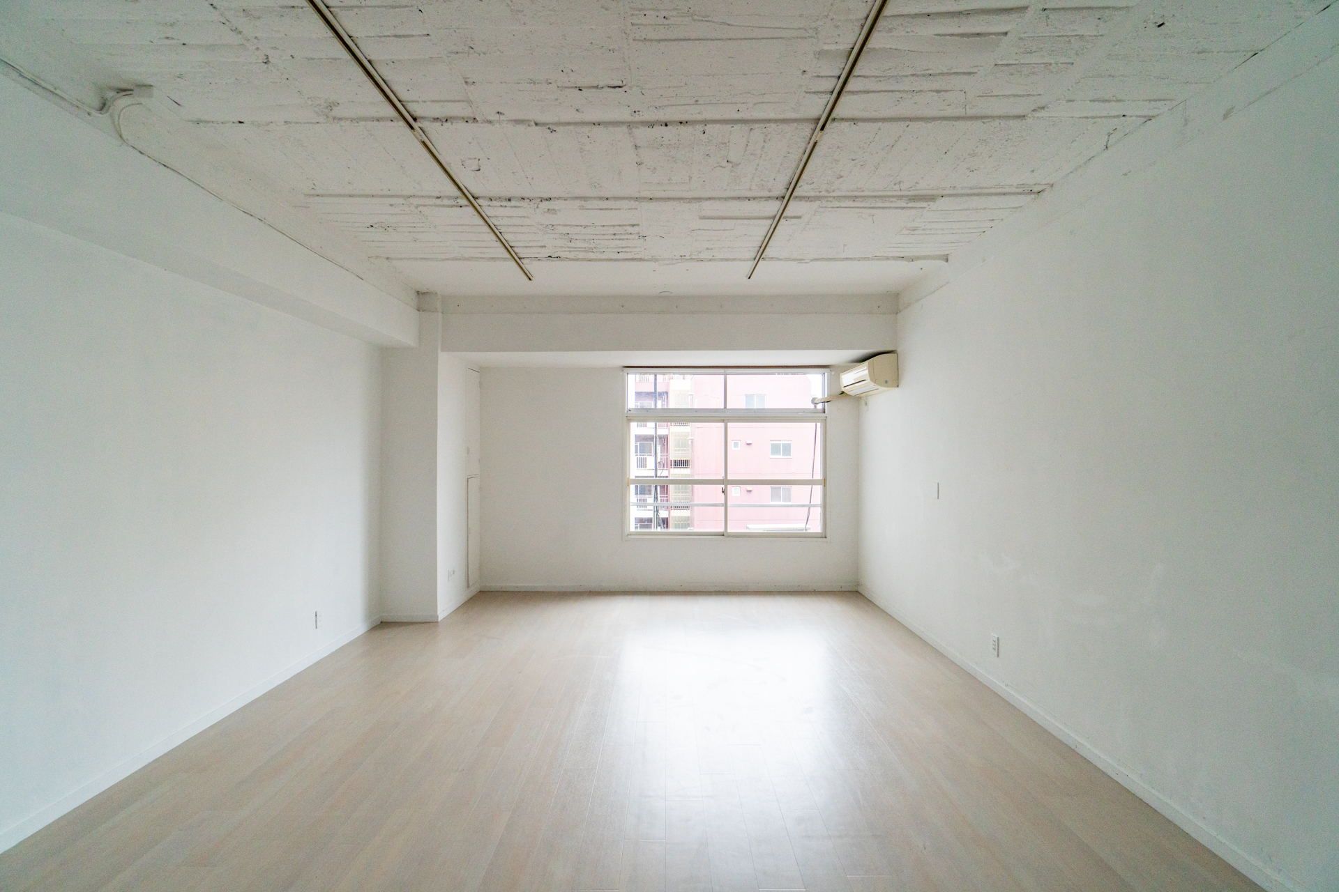 White Atelier