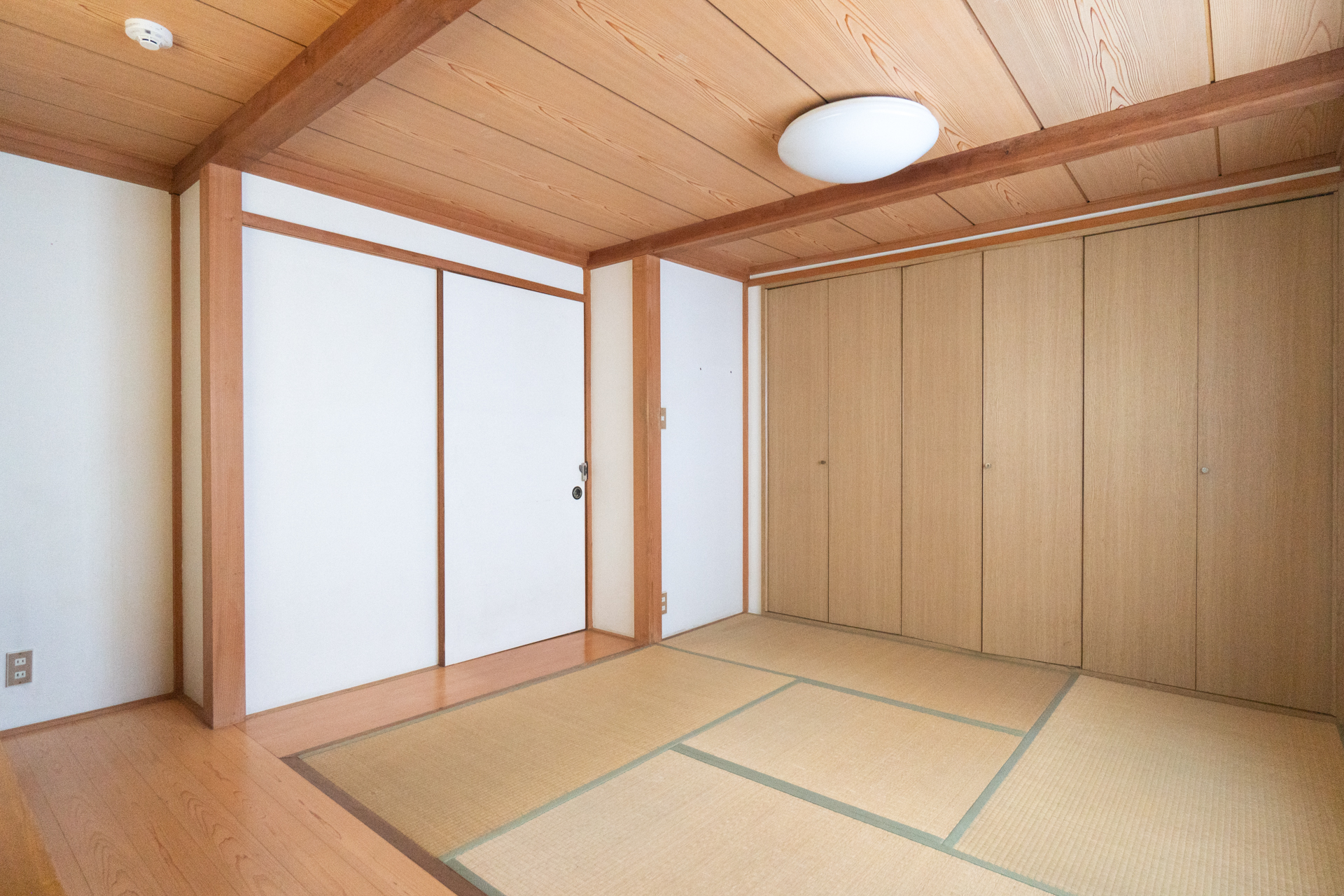 和室ですが内鍵もかけられます