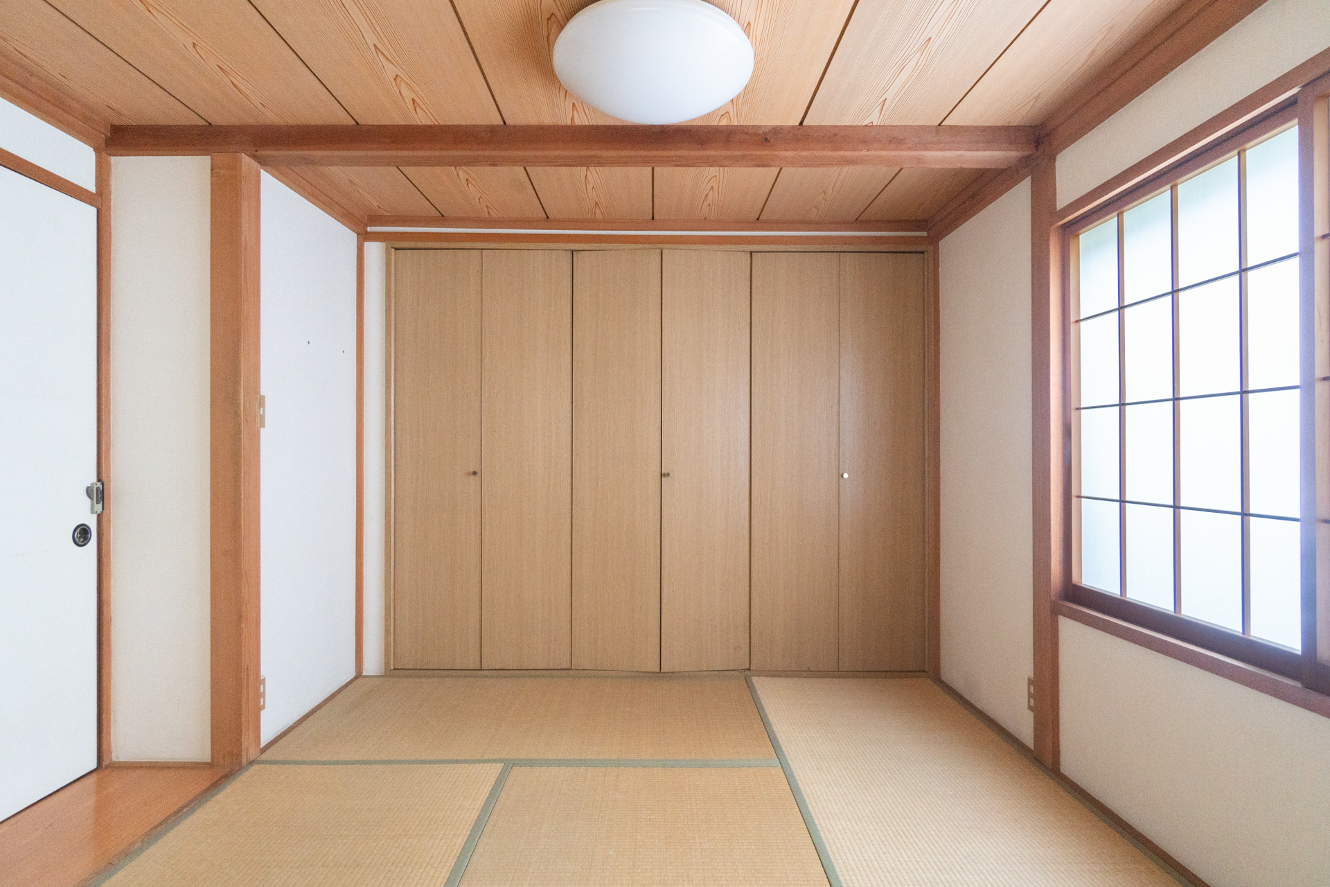 壁一面の収納