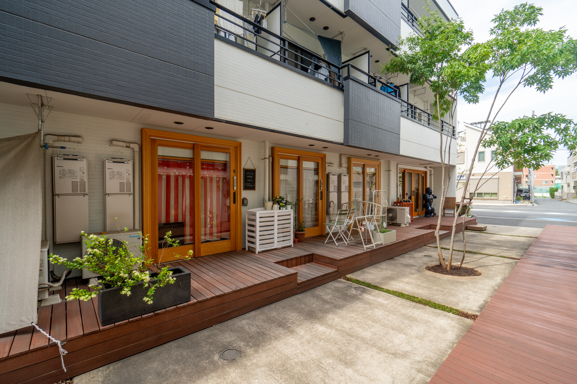 お店屋さんが並びます