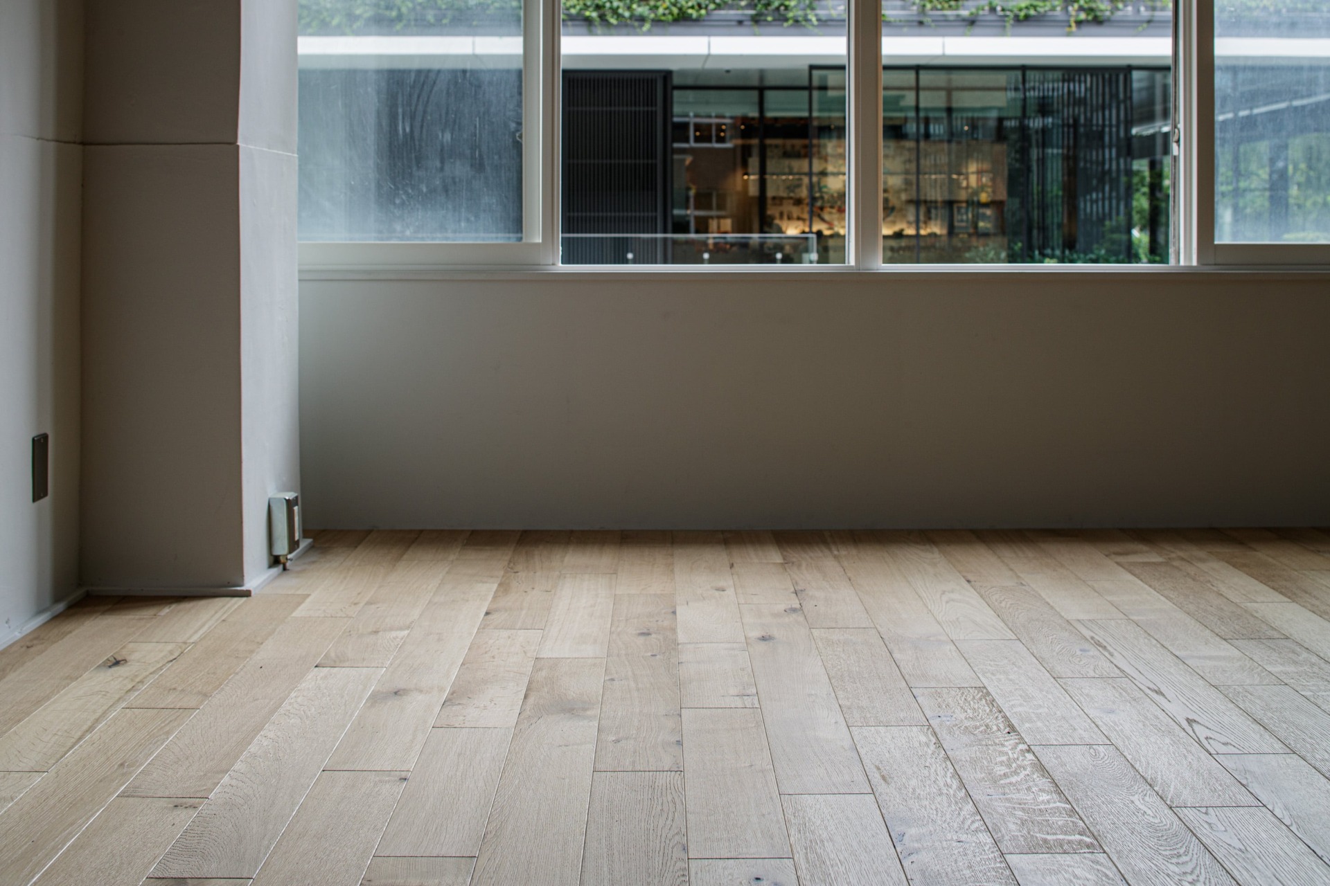 窓際の質感（写真©Akira Nakamura）