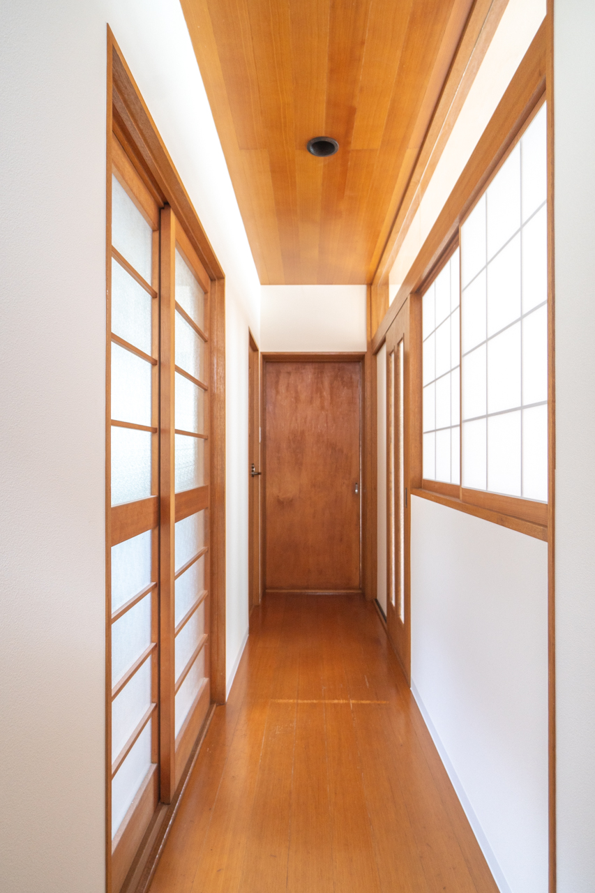 いい感じに経年を経た建具が良い