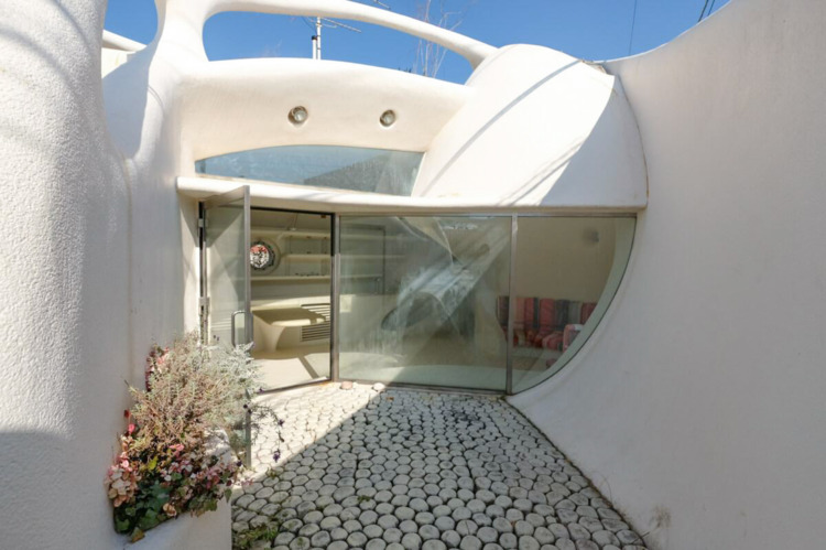 TRUSS WALL HOUSE