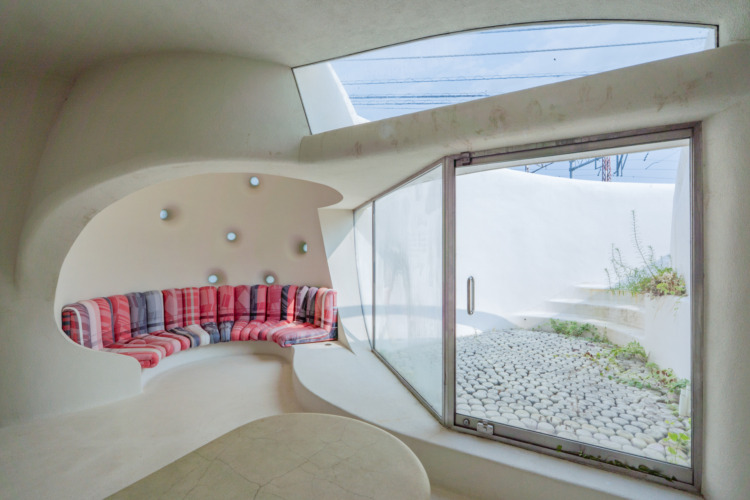 TRUSS WALL HOUSE