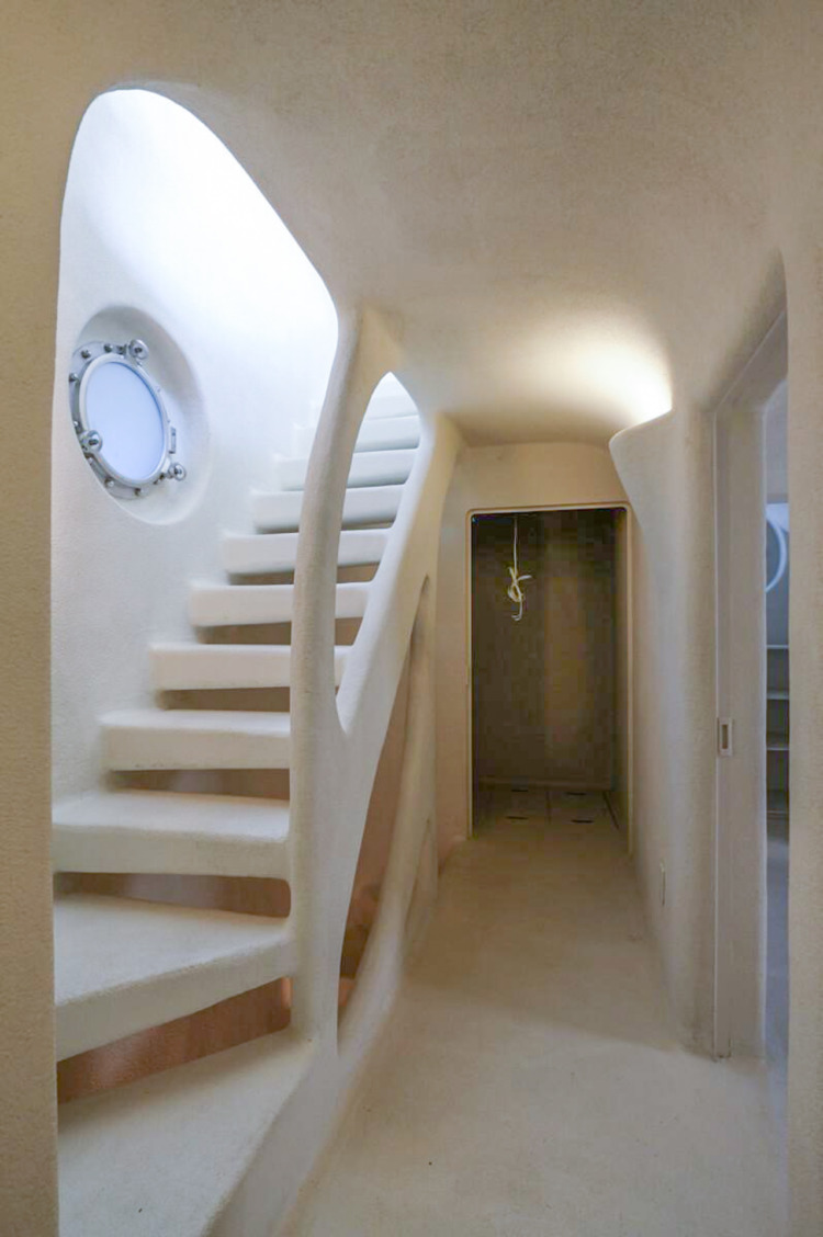TRUSS WALL HOUSE