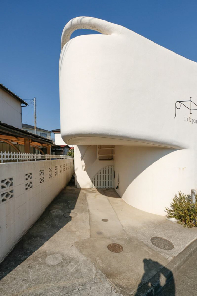 TRUSS WALL HOUSE
