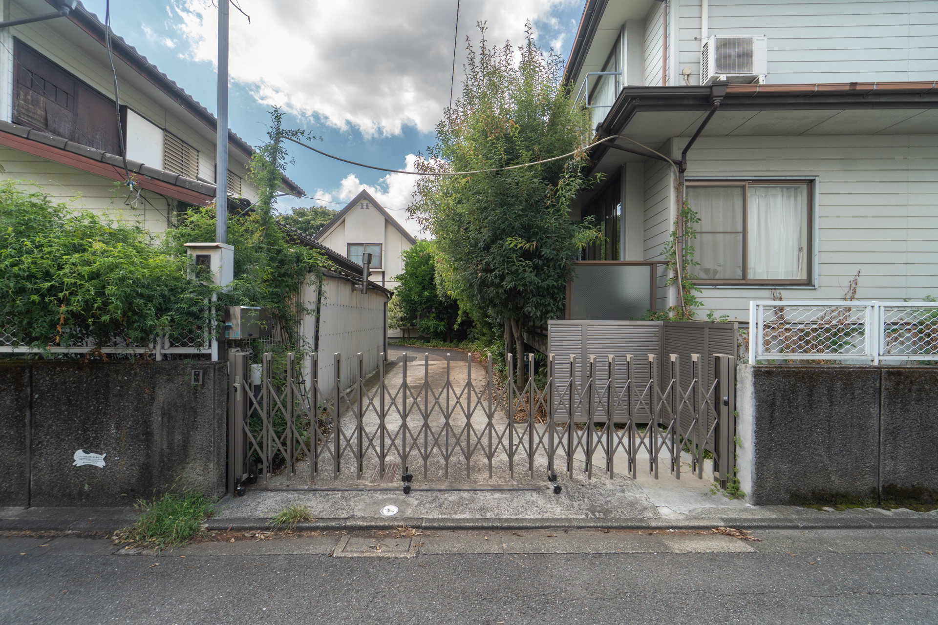 道路に面した門扉