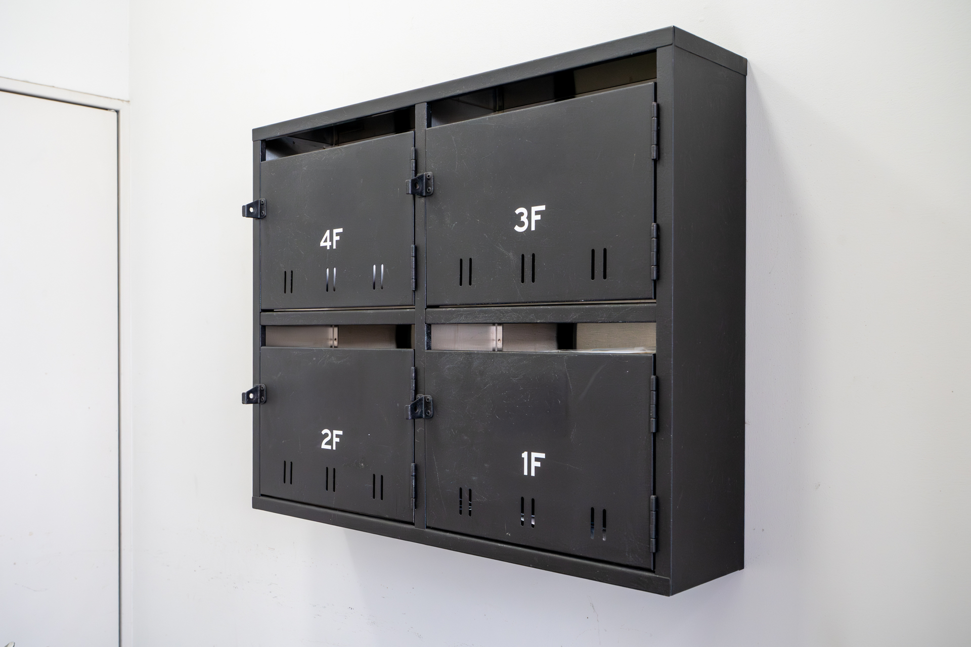 1階の郵便ポスト