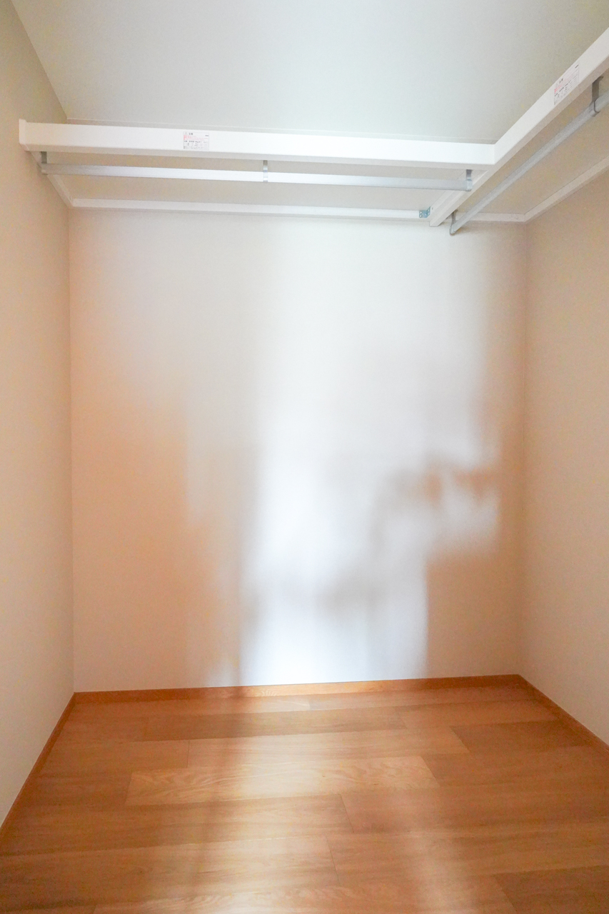 10.8畳側居室のWICは容量たっぷり