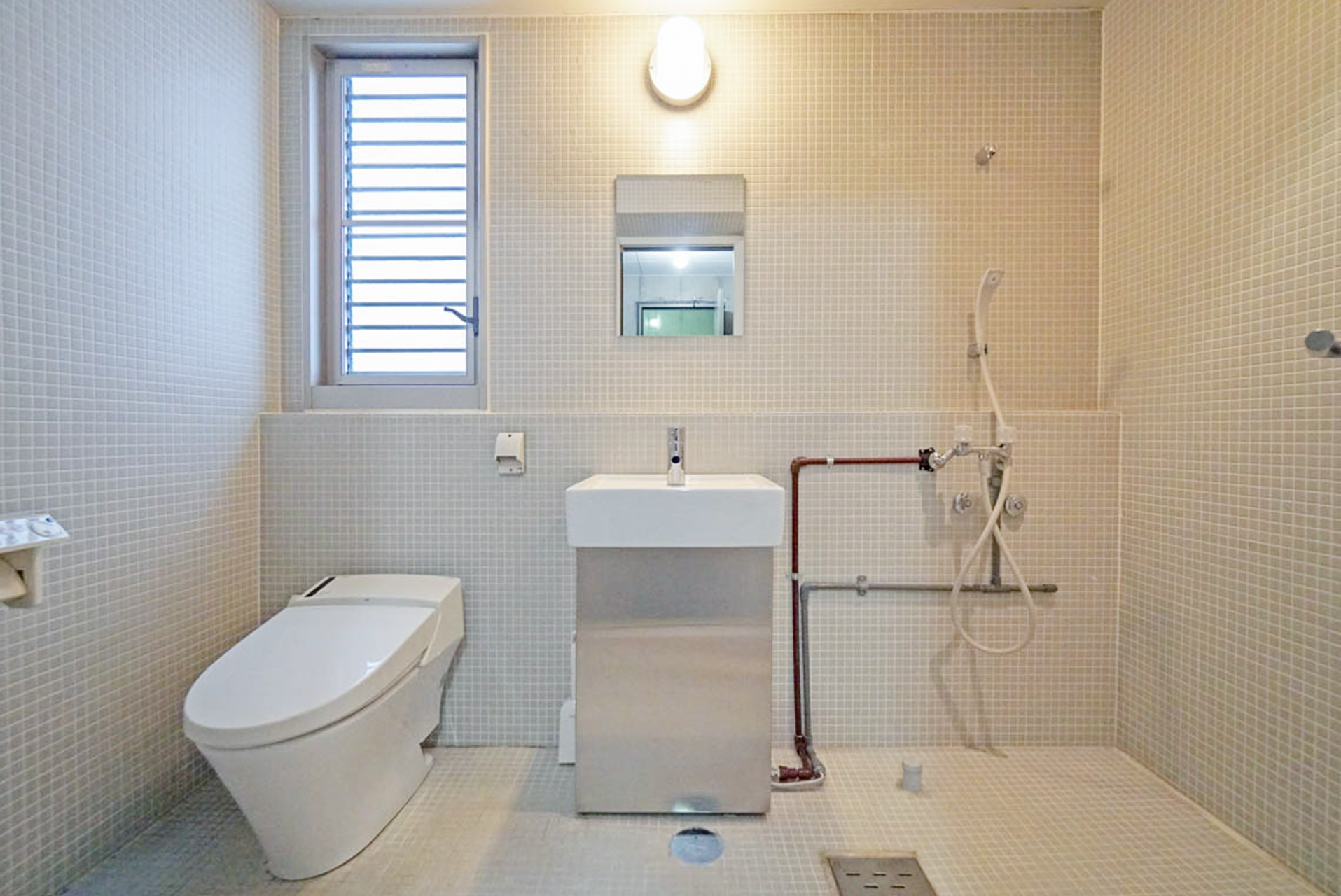 タイルが可愛いトイレ・洗面スペース