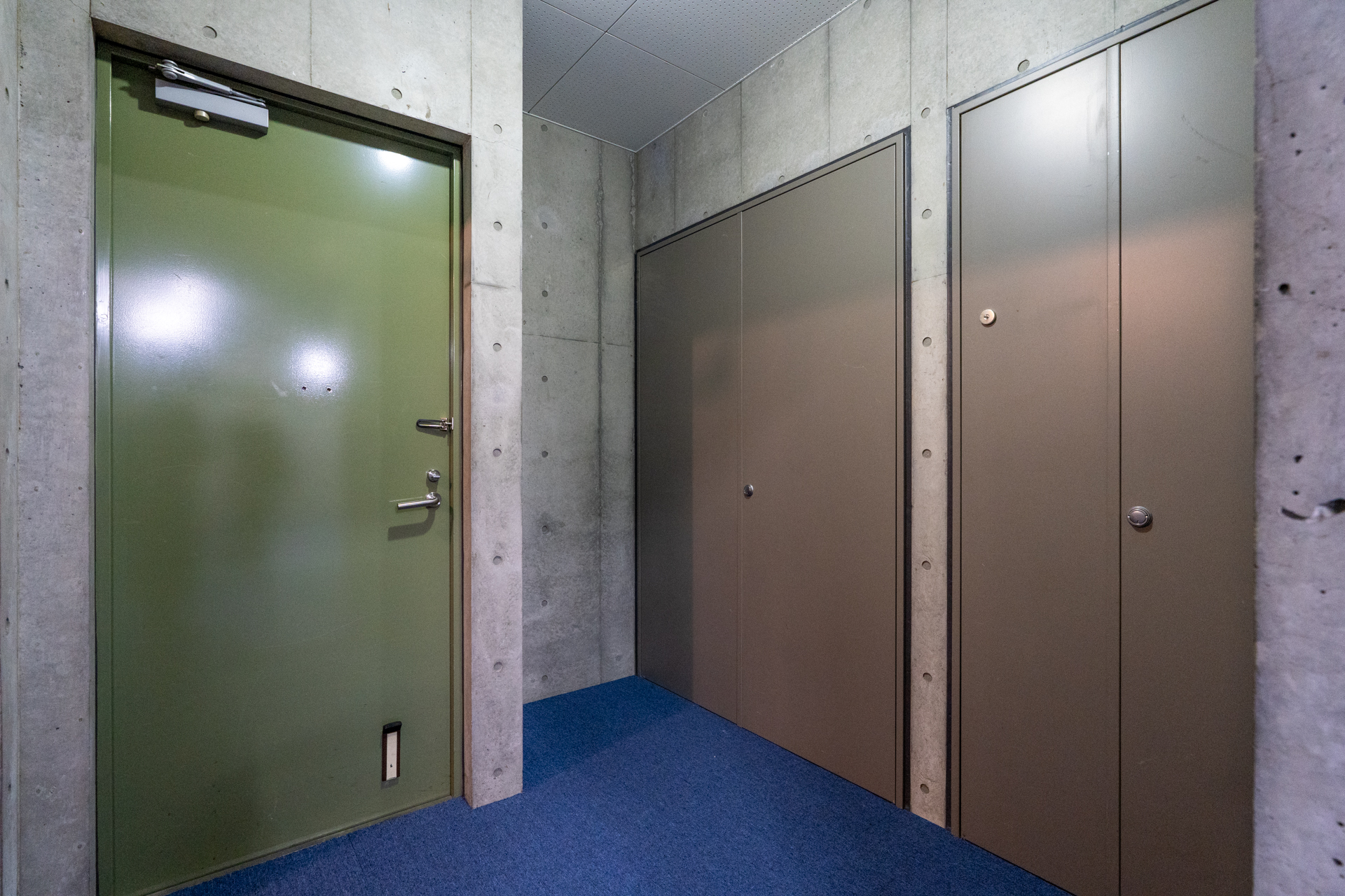 玄関周りにもスペースあります