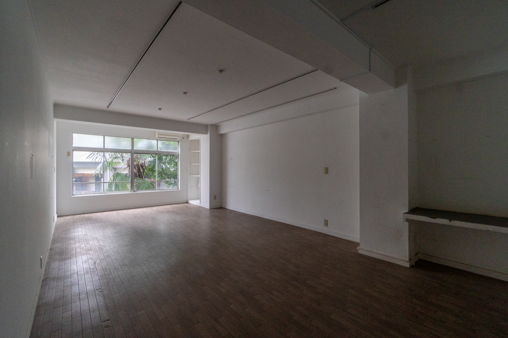 シンプルな内装（203号室）