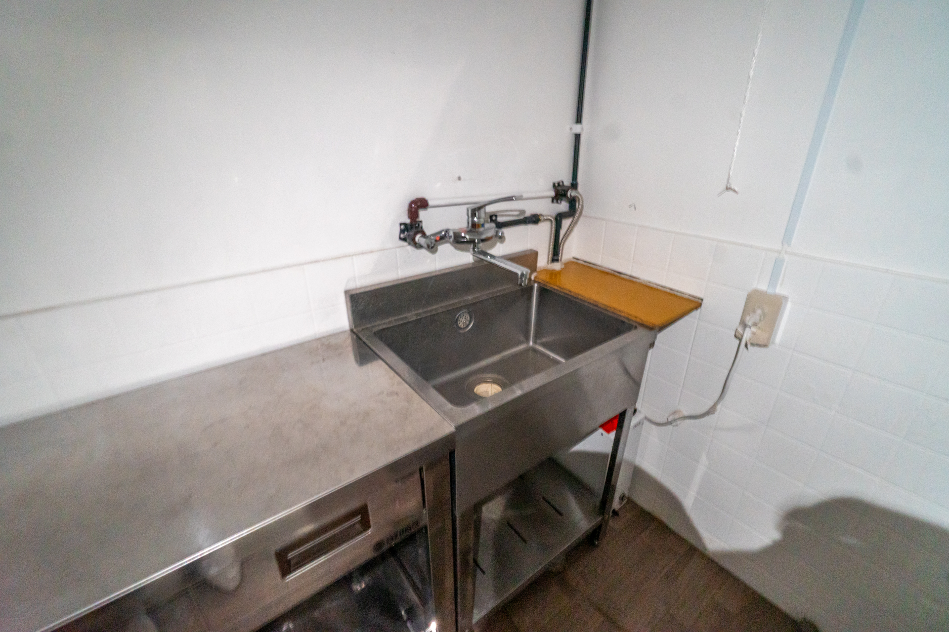 シンプルなステンレス製（203号室）