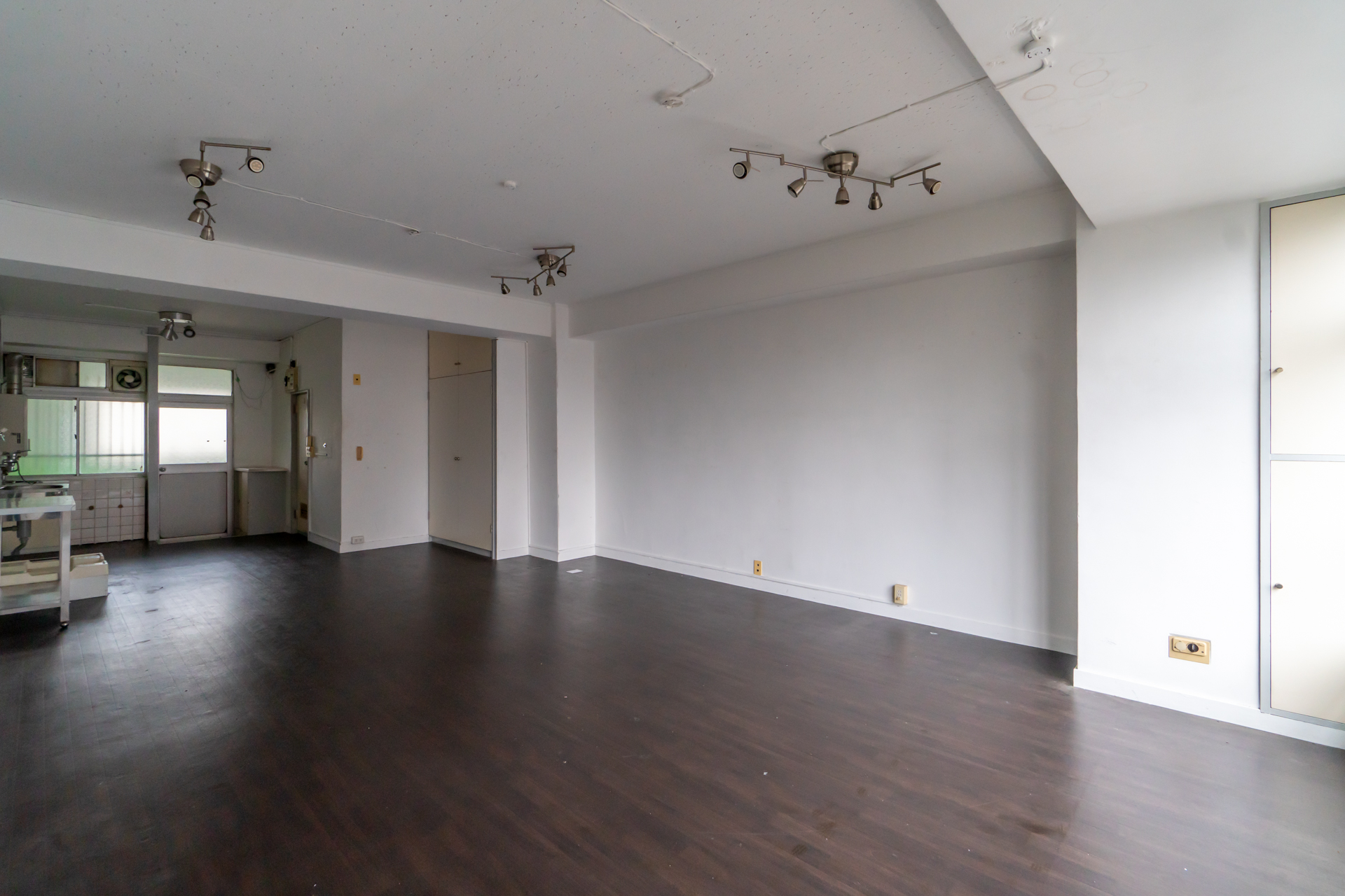 反対側から（310号室）