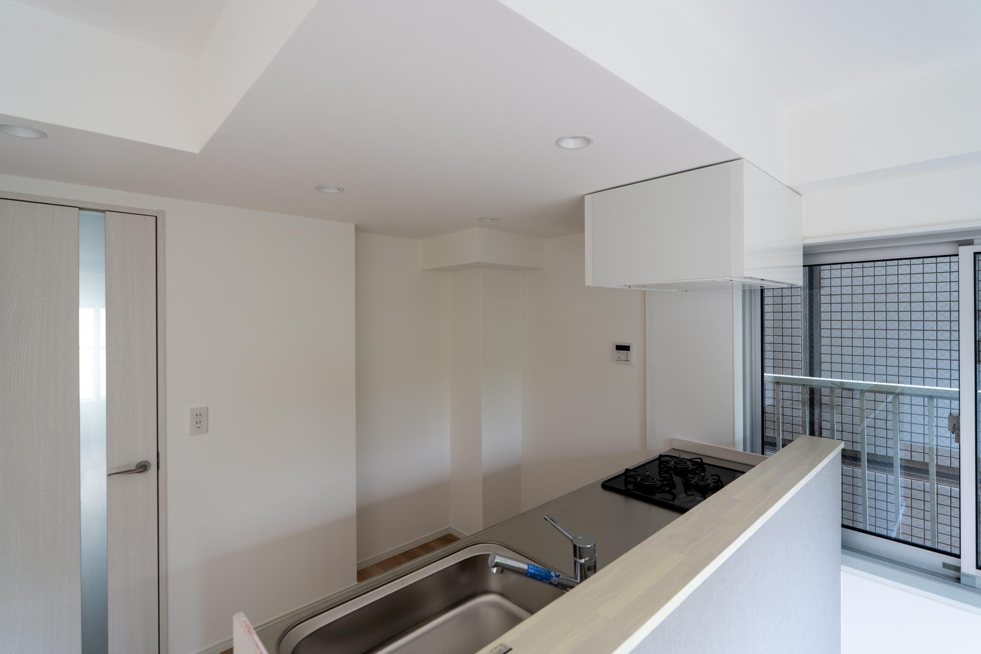 キッチン背面にも余裕がある