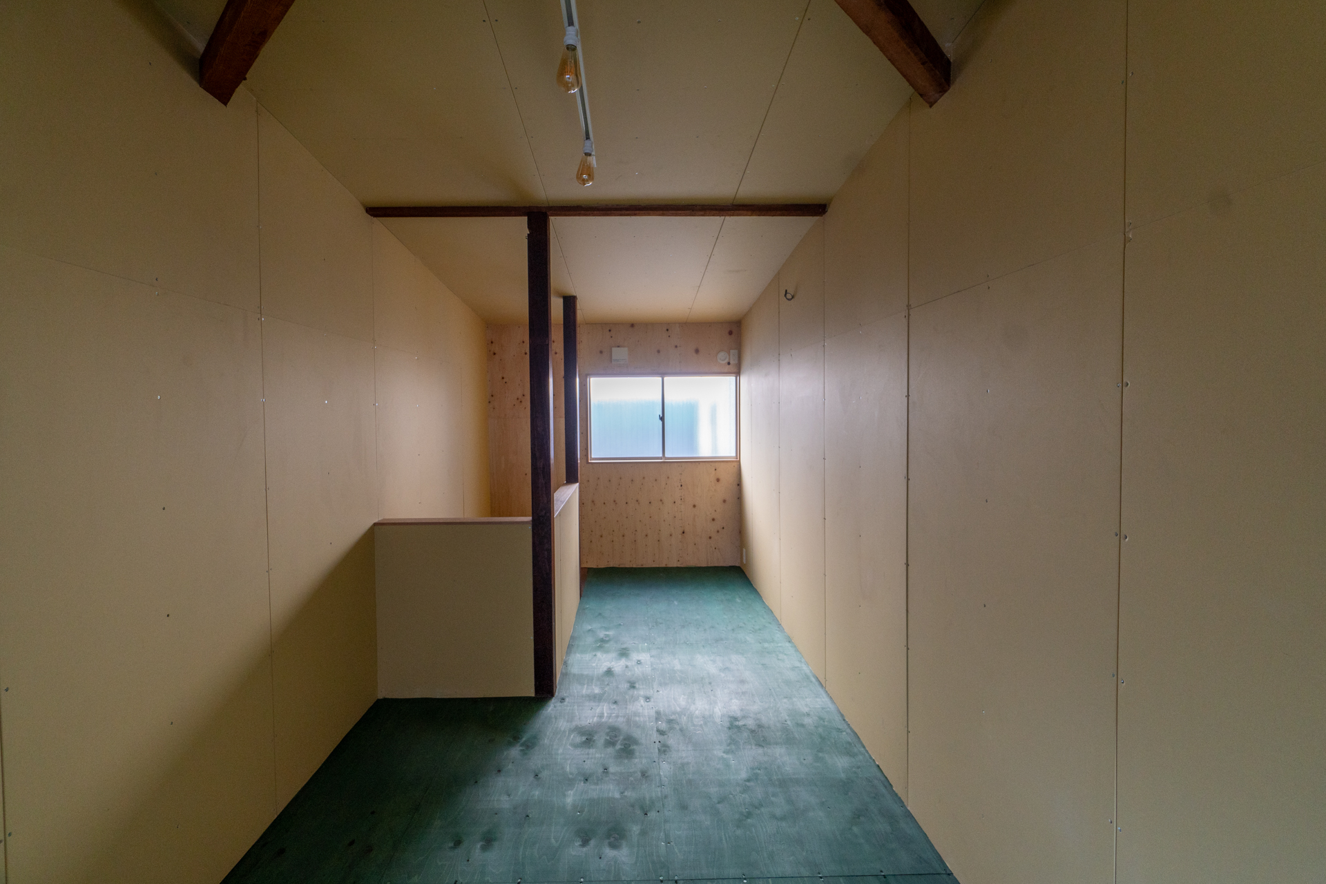 壁・天井の仕上げ次第で化ける空間