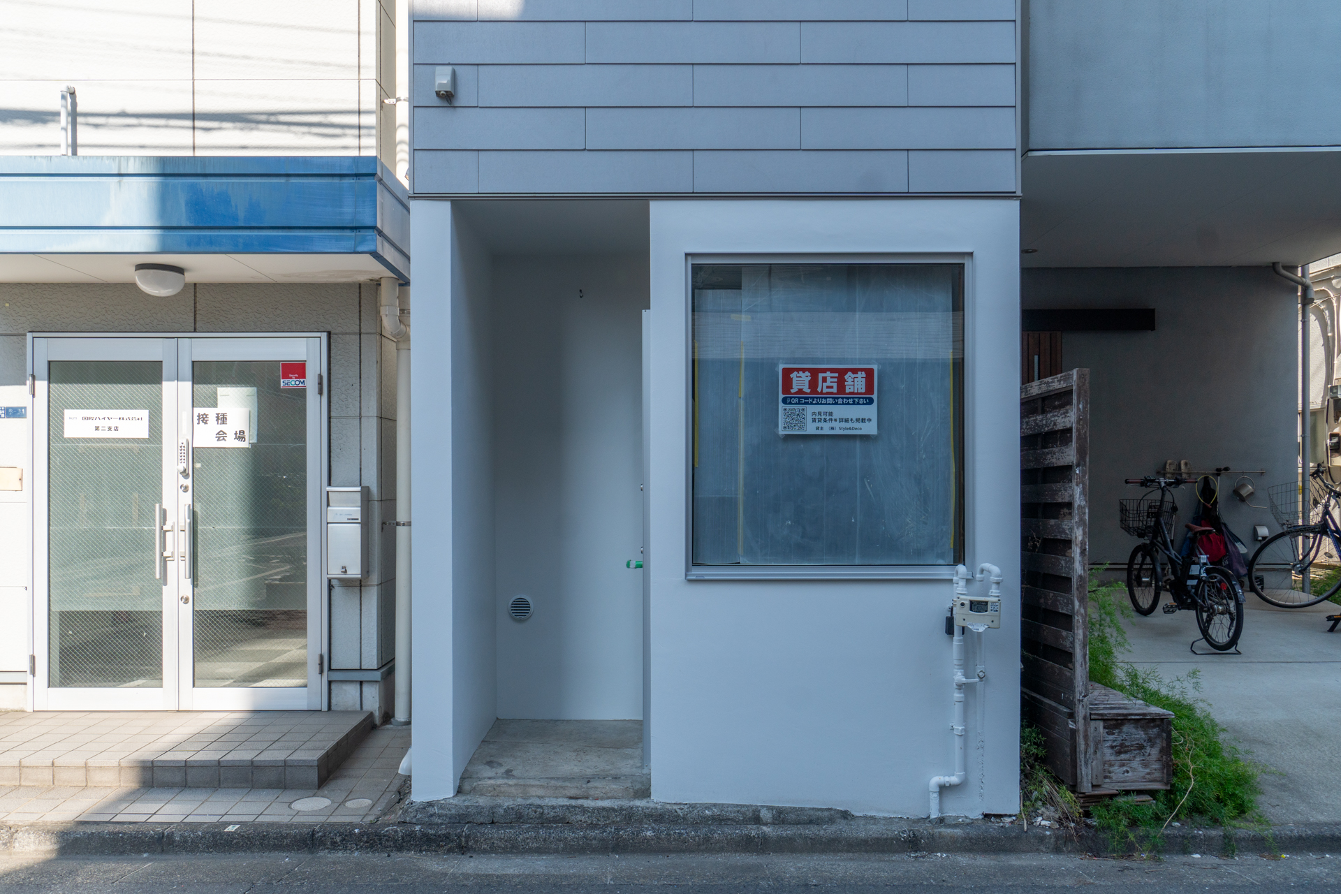 1階の顔となる窓が可愛い