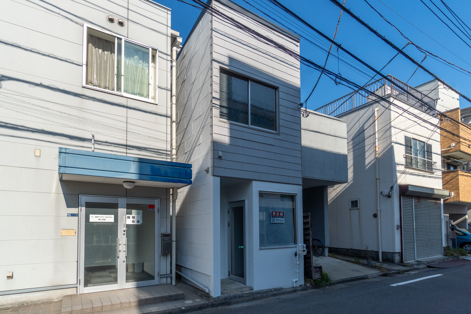 通り沿いの小さな一棟貸し