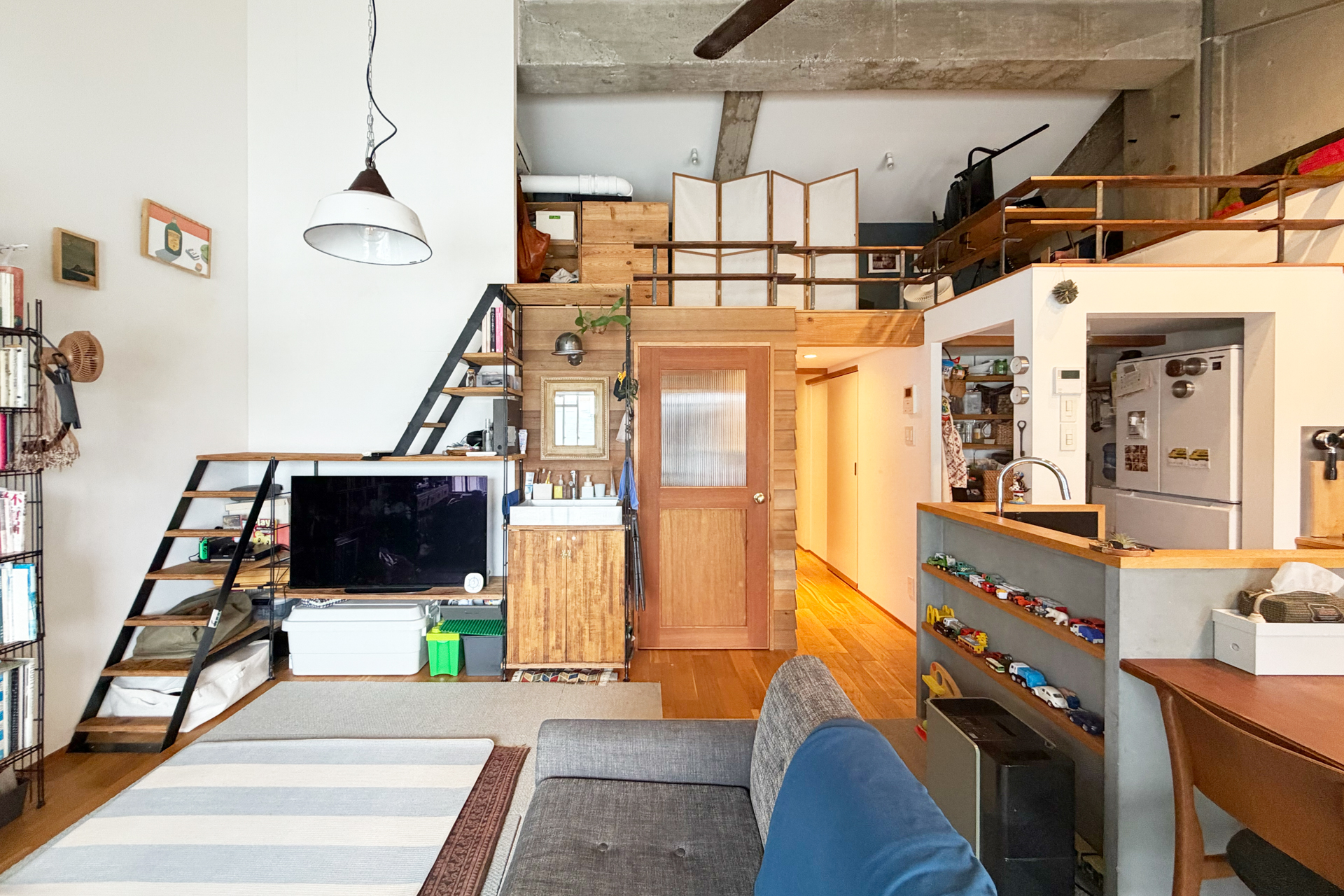 ロフト付きリビング