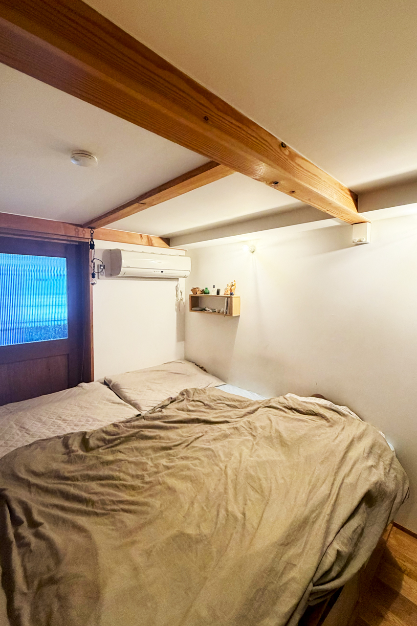 寝室として使っているストレージ