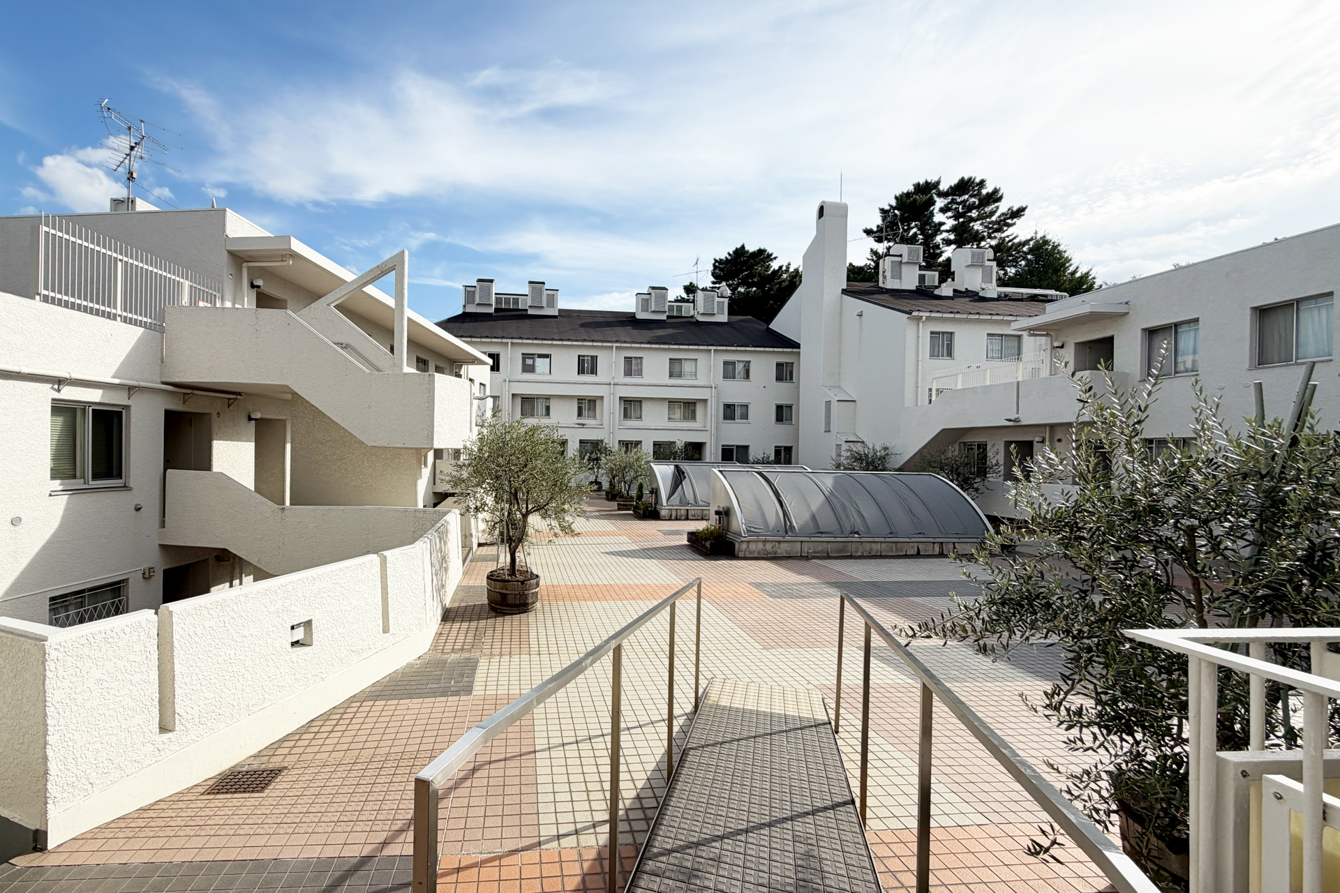 中庭のある広々とした敷地