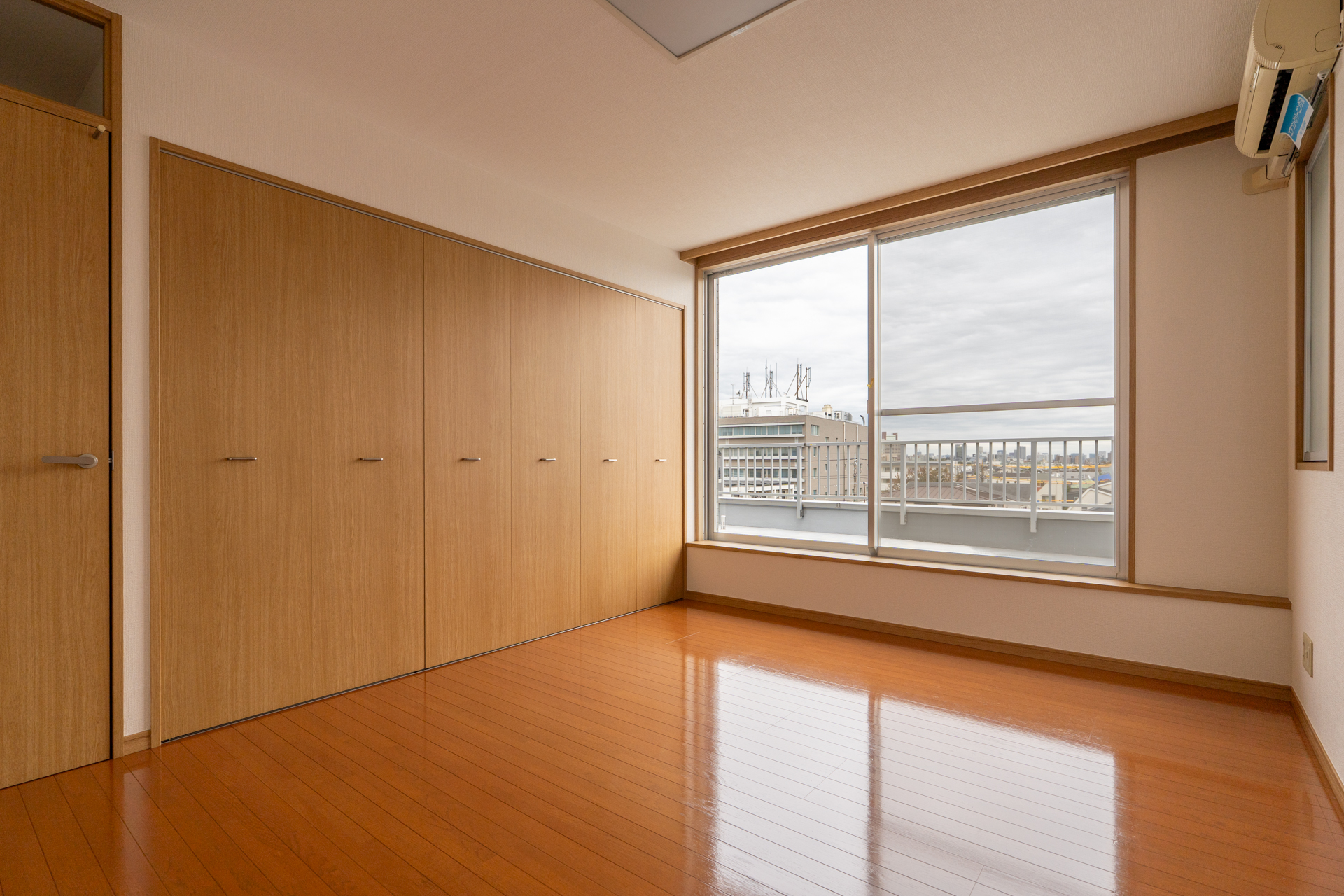 居室の前にもバルコニー