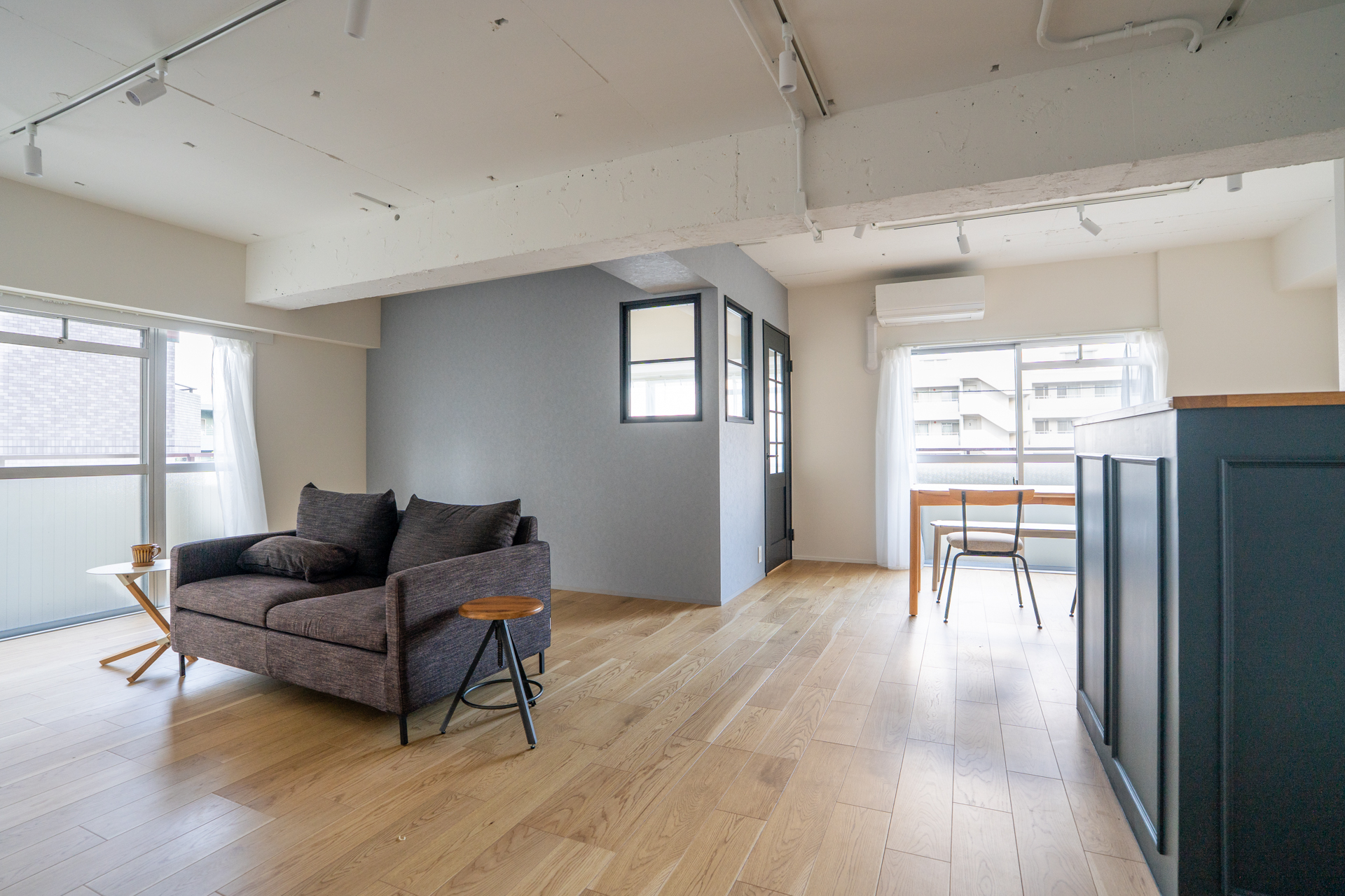 LDK横の個室には内窓も