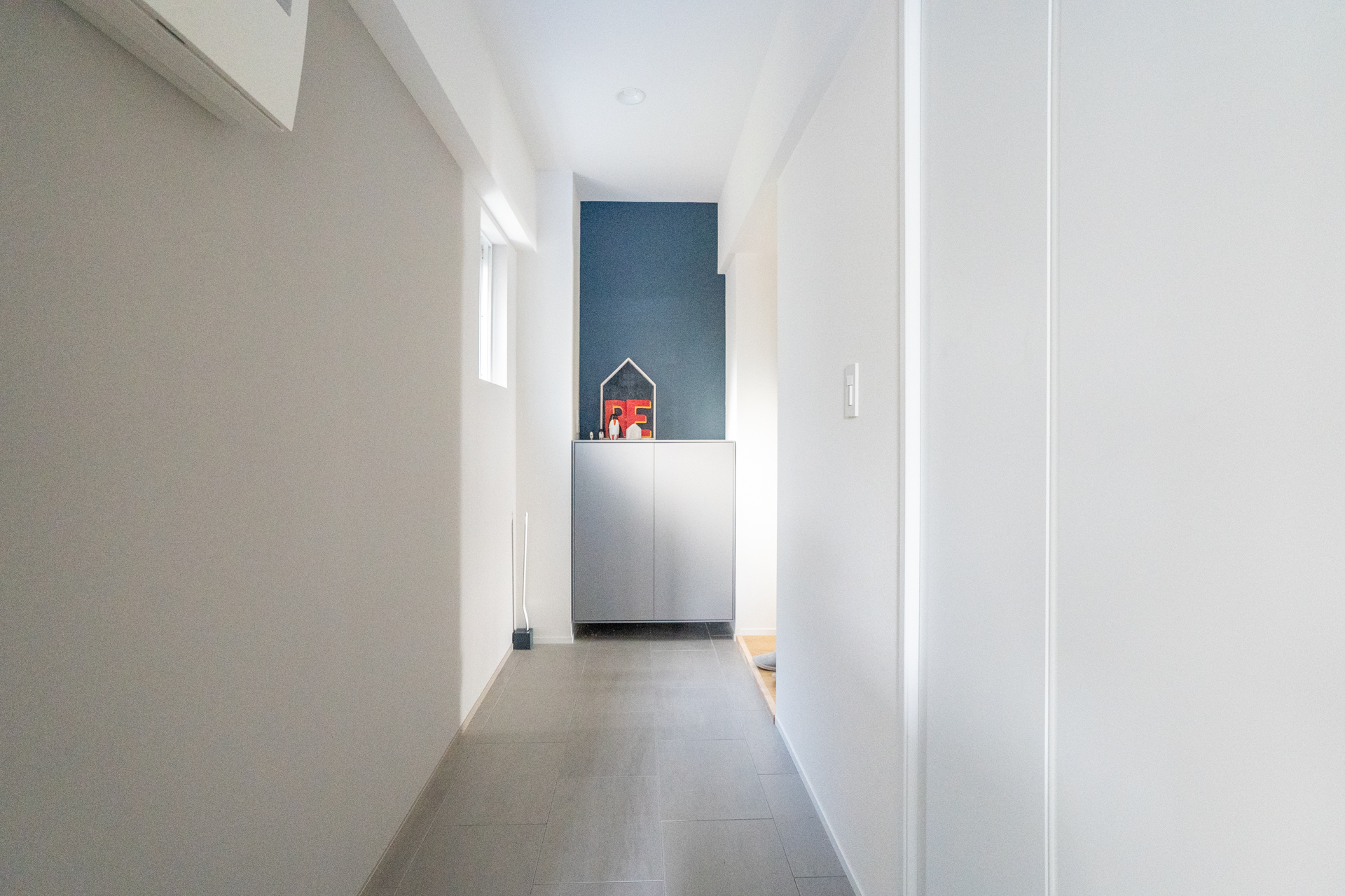 玄関は土間部分が少し長目