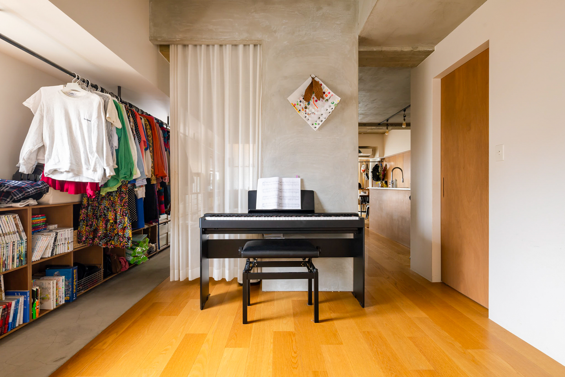 玄関側に設けられた余白のようなスペース