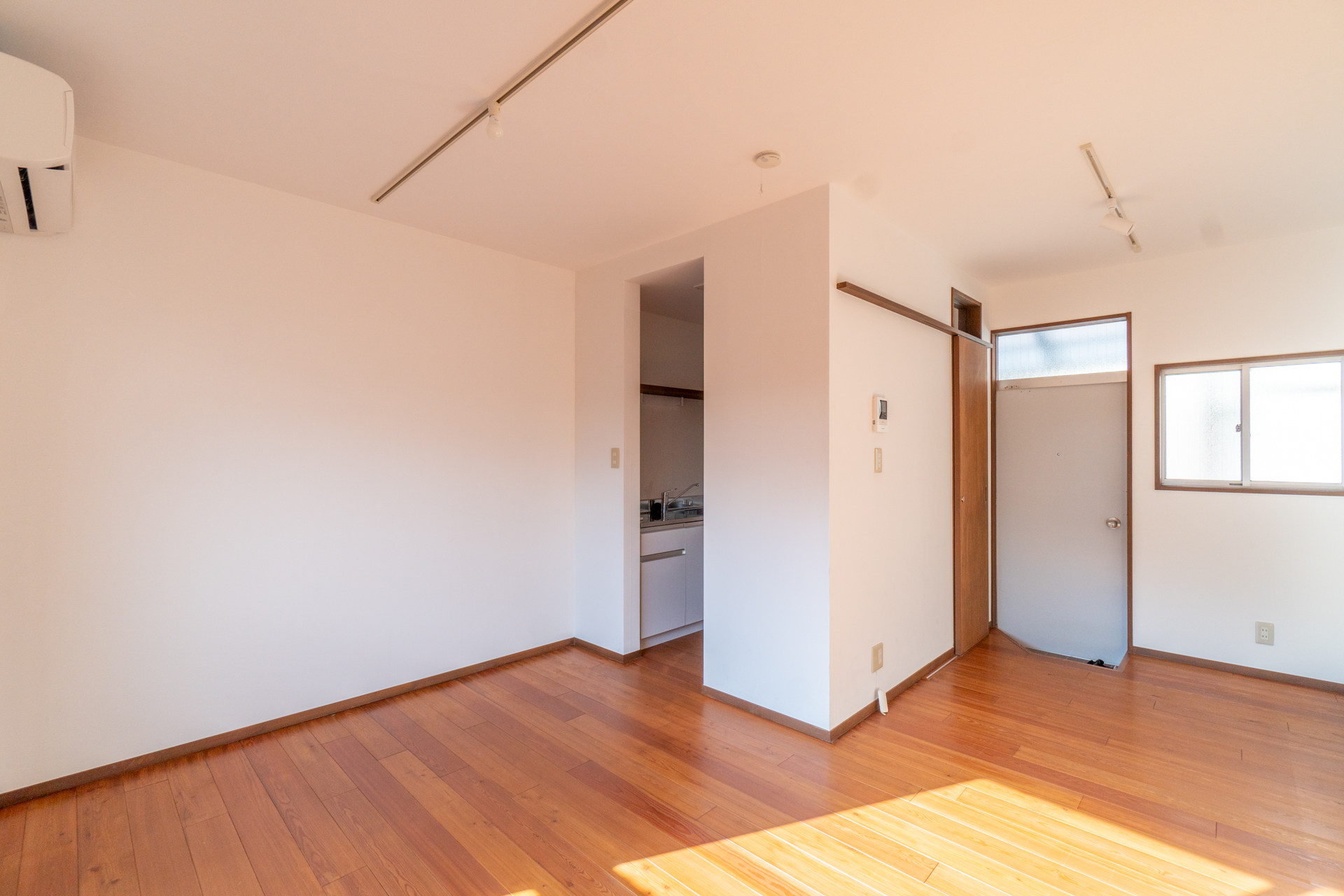 シンプル使い勝手の良い1R