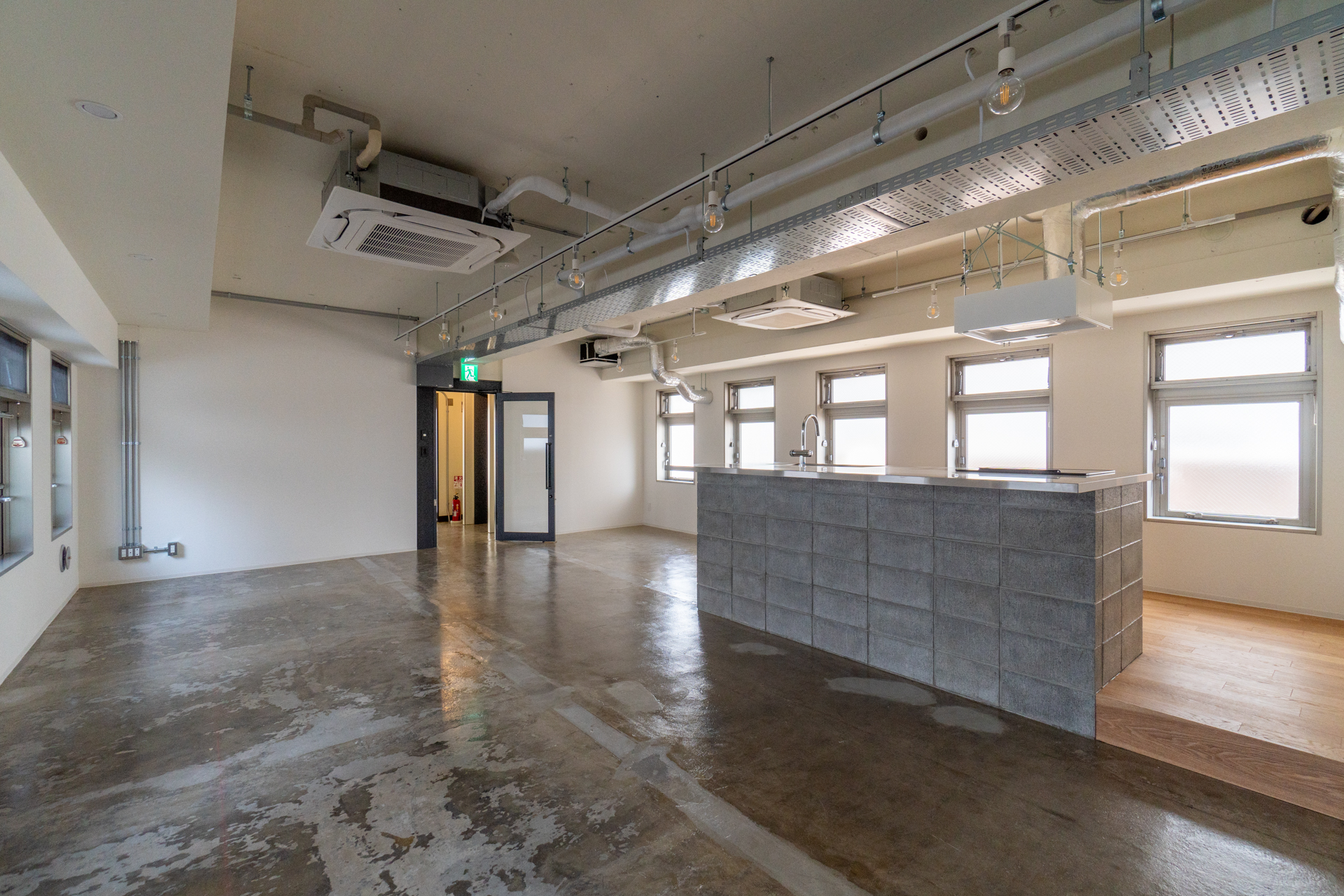 反対アングル（4階）