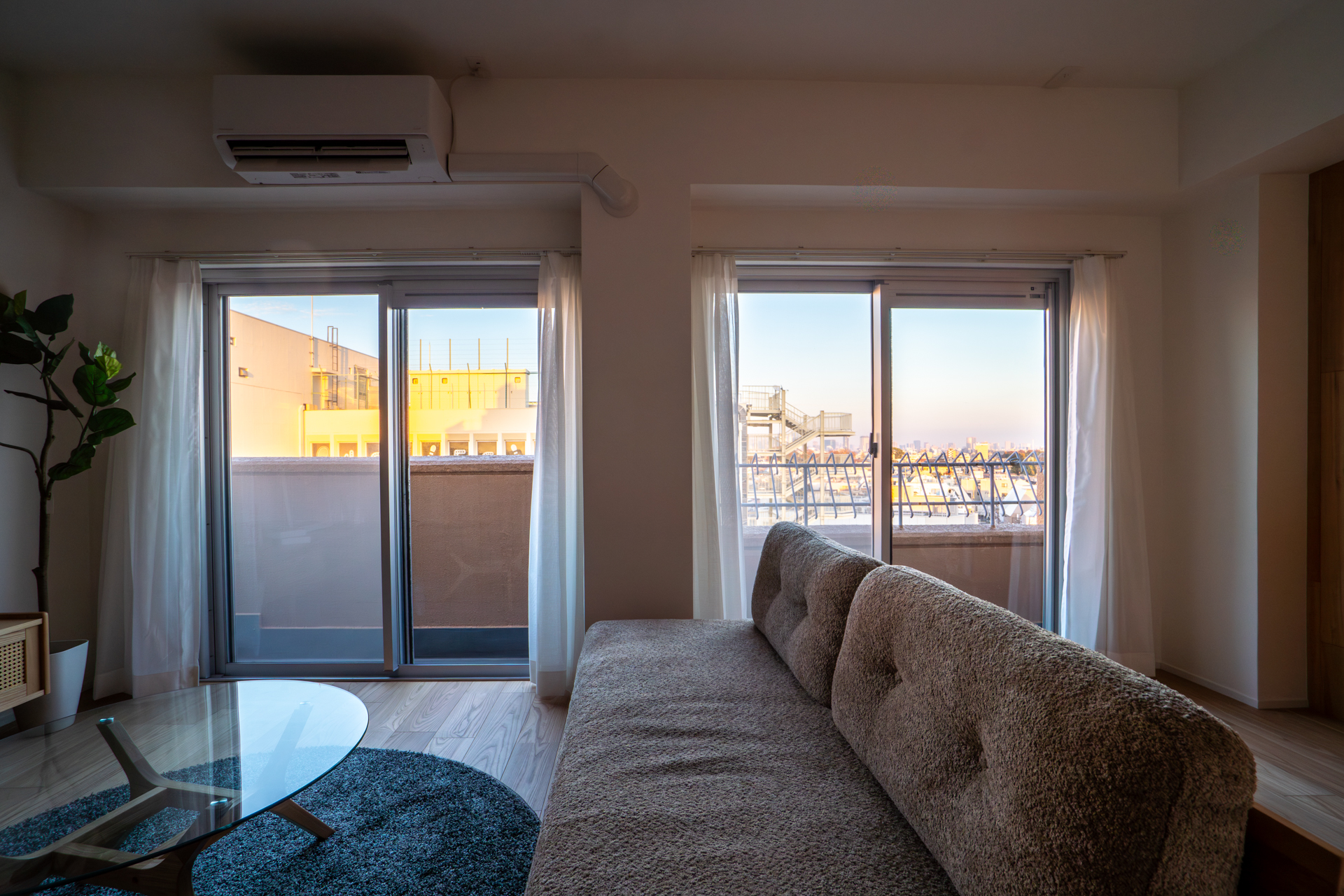 LDKの窓外も視線の交錯を気にせずすみそう