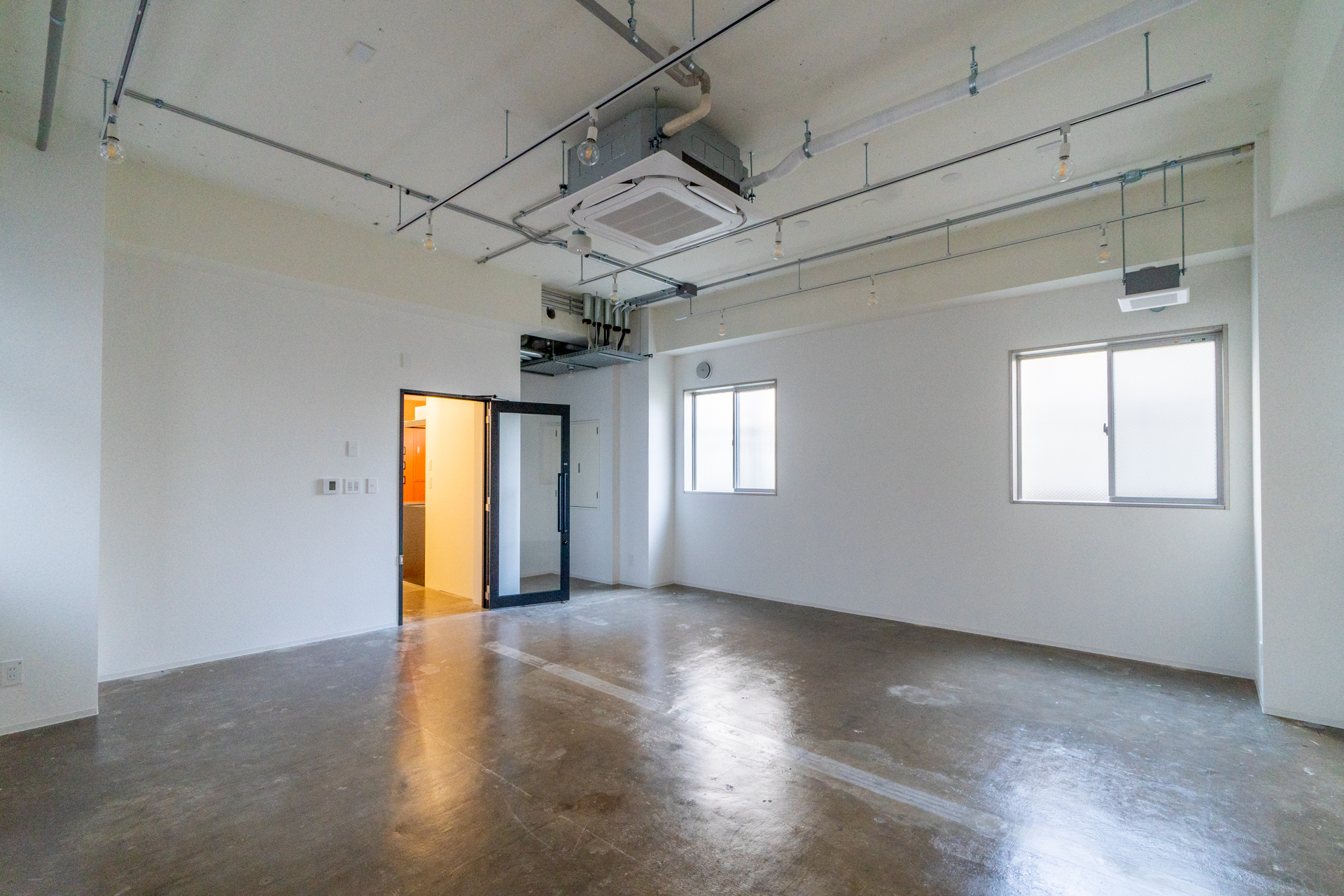 正方形に近い区画（2階事務所5）