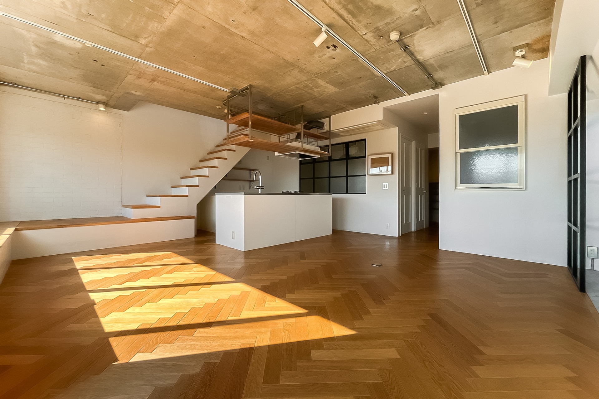 日光が差し込むリビング