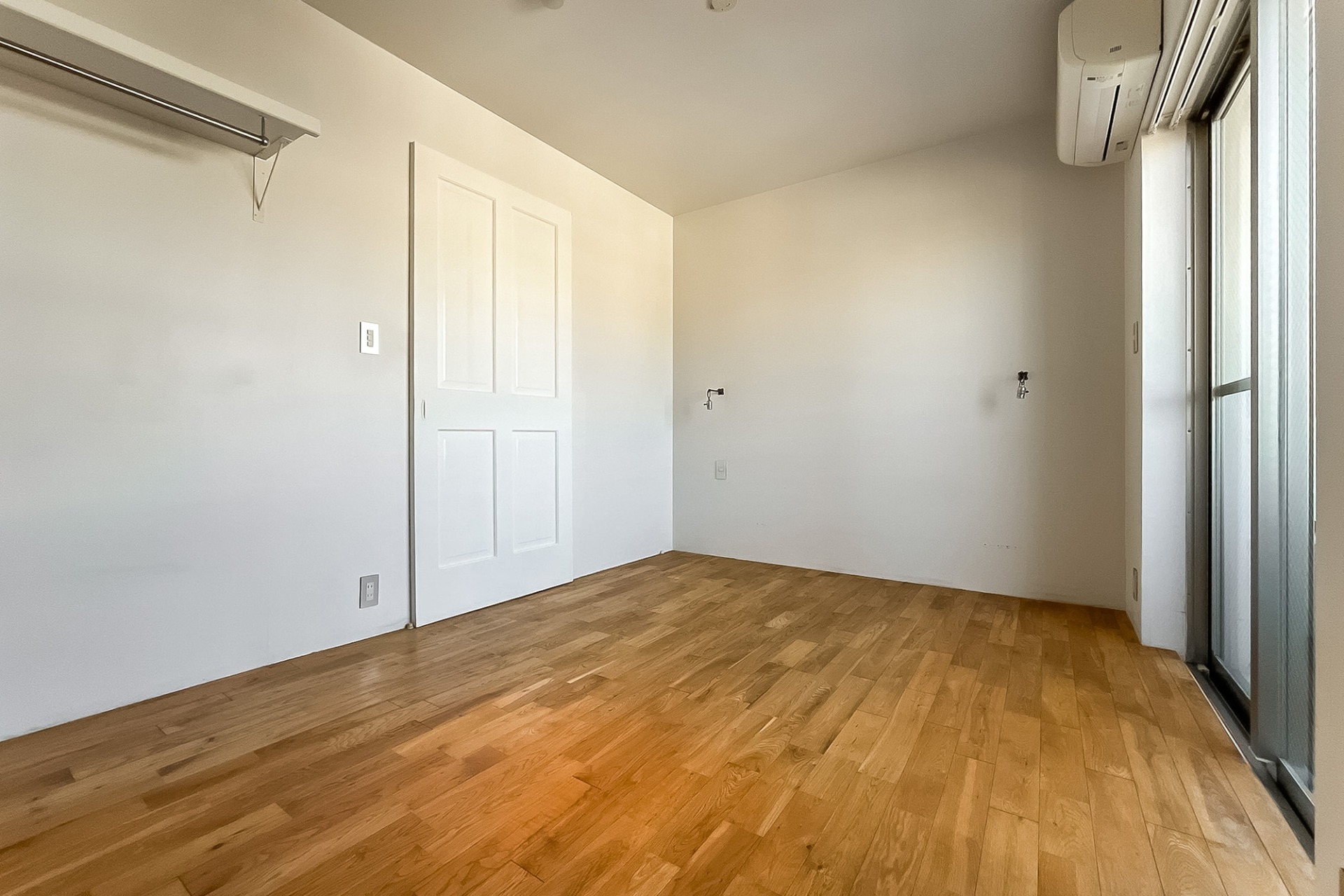 南西向きの洋室