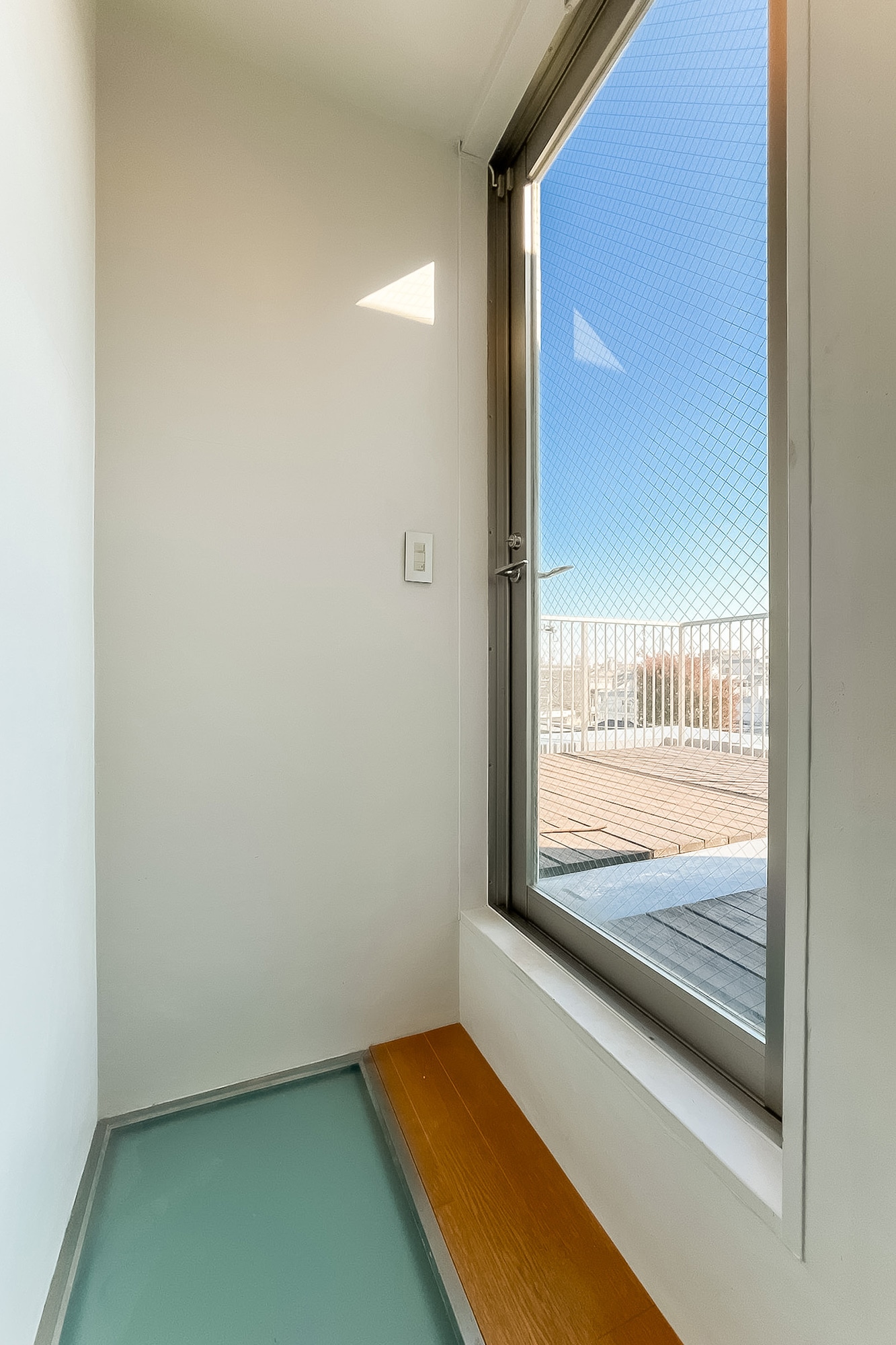 上階はルーフテラスのみ