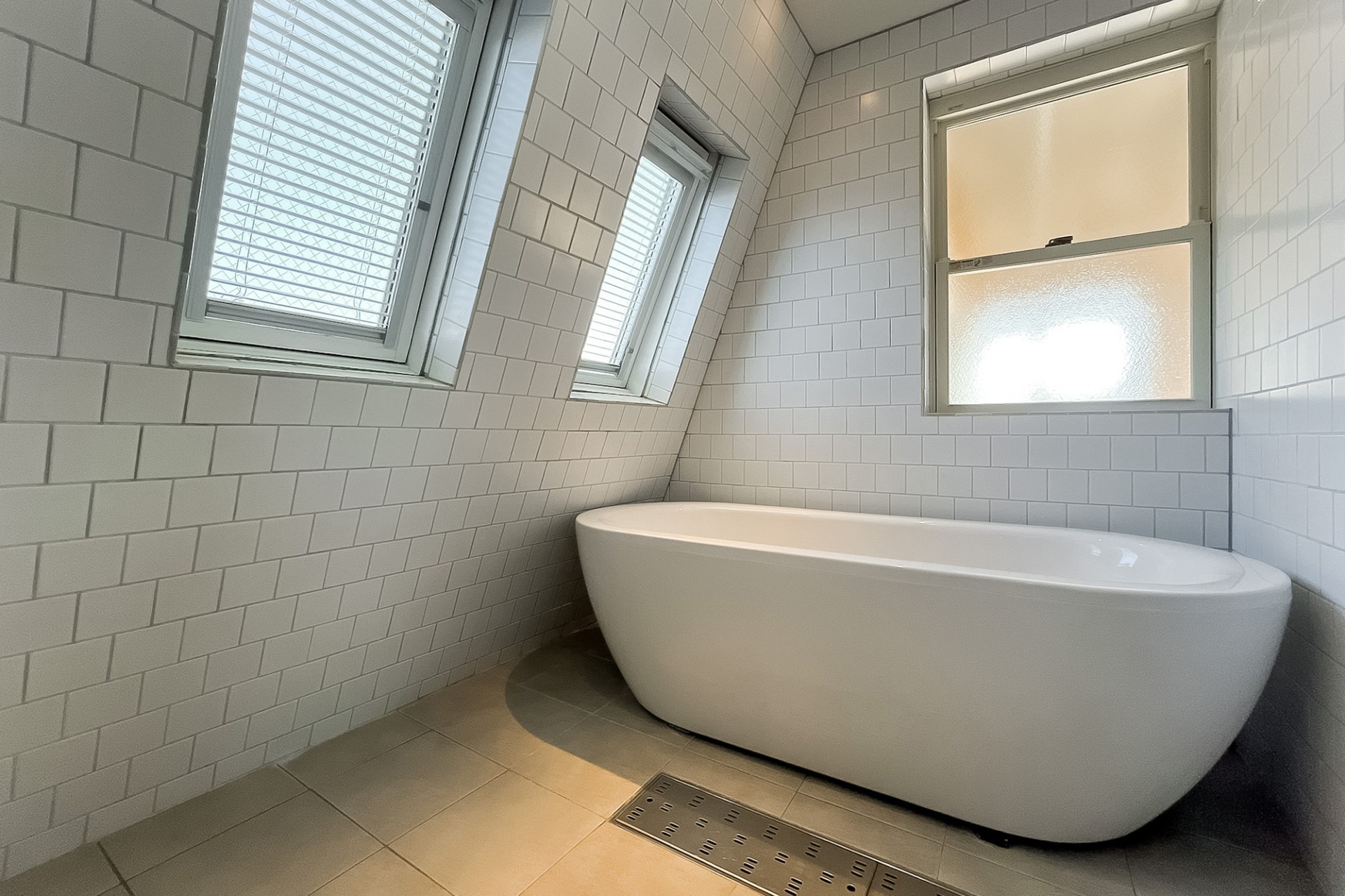 バスタブとタイルが可愛いバスルーム