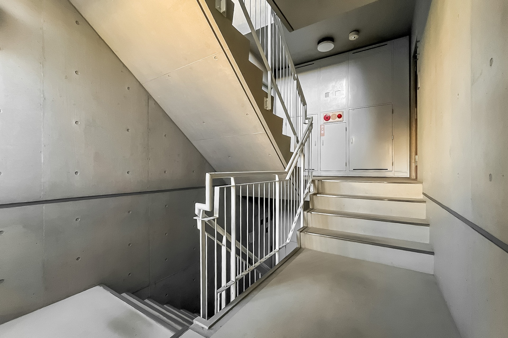 エレベーターなし階段のみ
