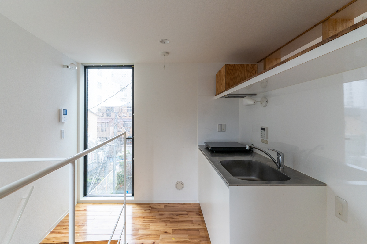 キッチン付近にも窓（03号室）