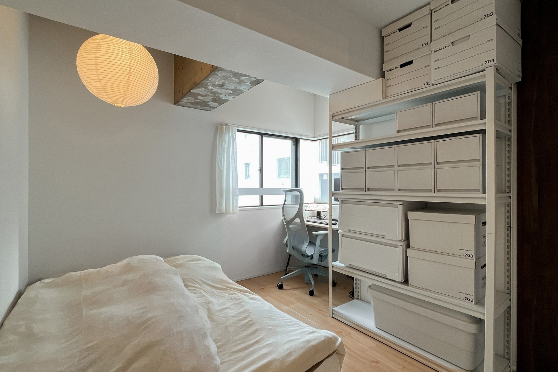 北東のベッドルーム