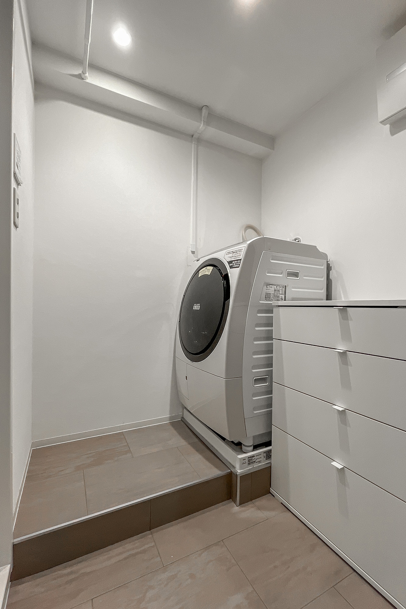 脱衣所のスペースを活用して棚を設置しましょう