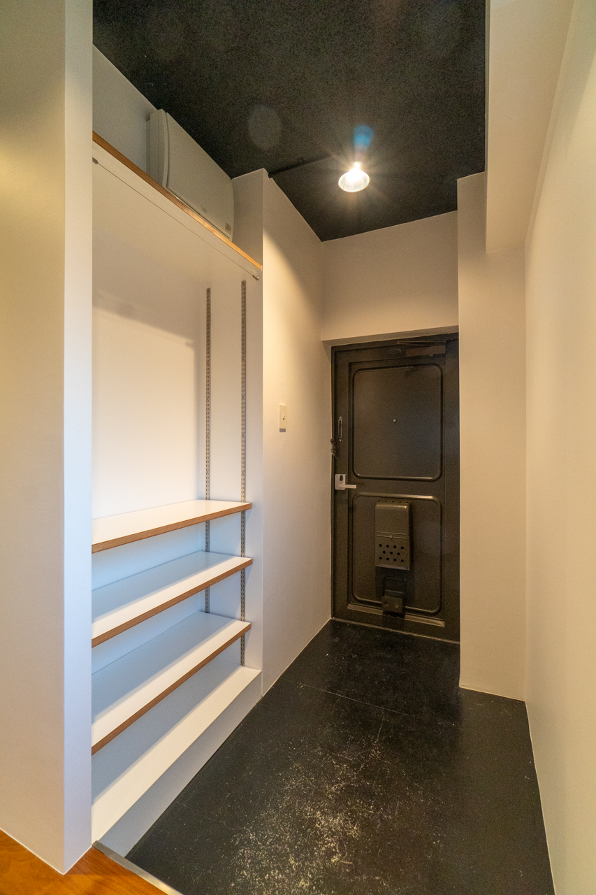 玄関周りに収納スペース