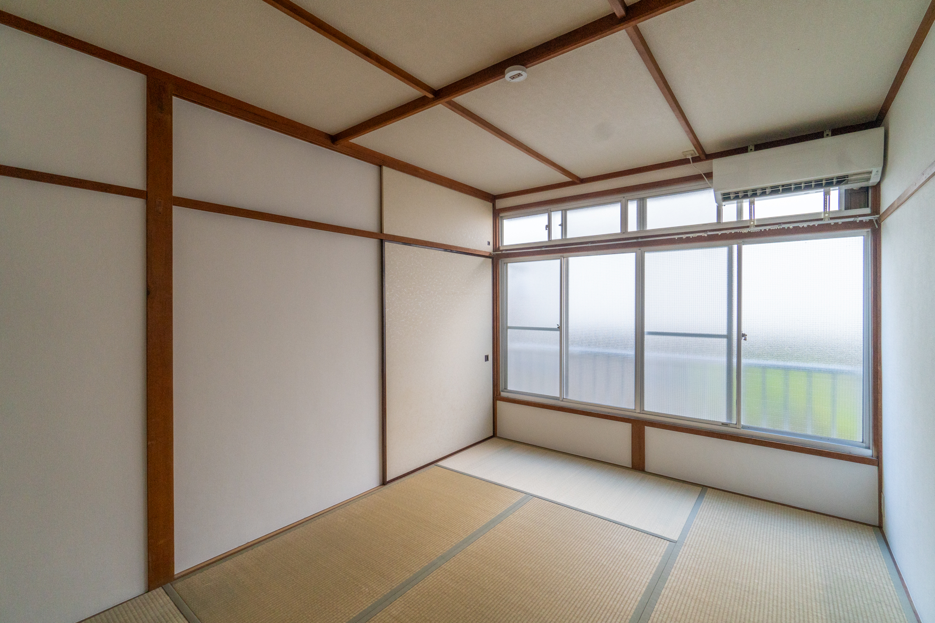 柔らかい日差しが差し込む室内