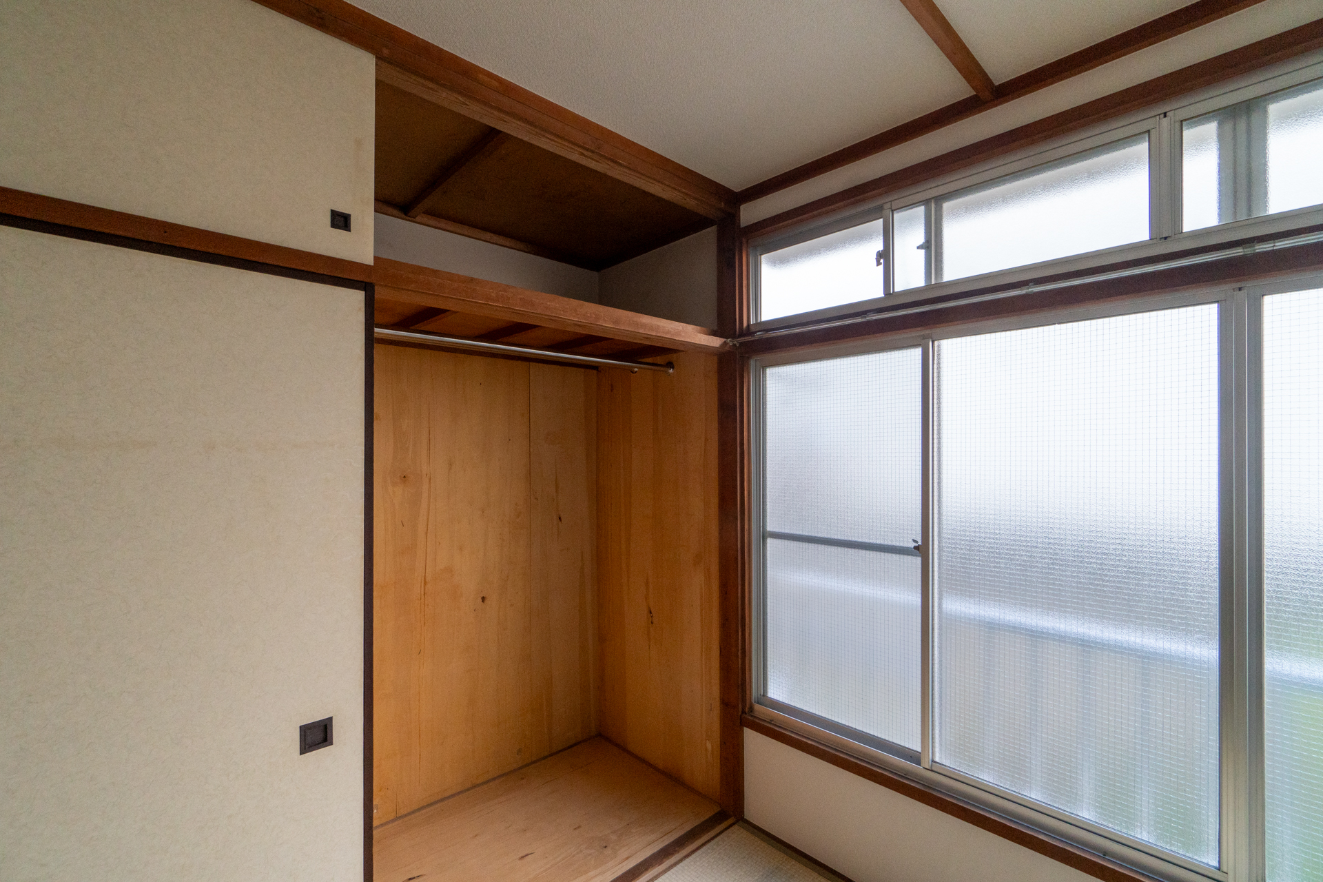 収納は奥行きもあり大容量