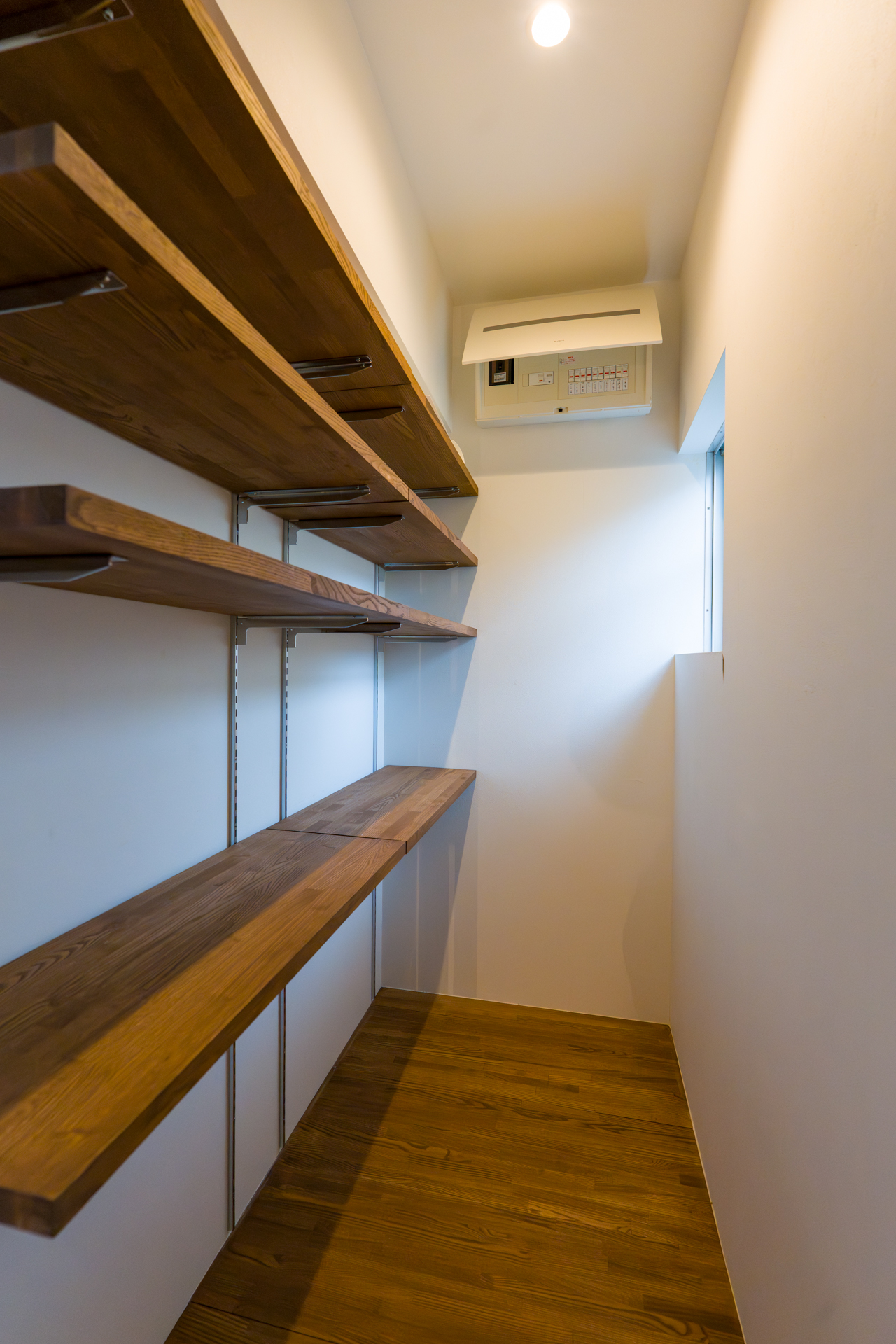 玄関正面にはたっぷりと入るシューズインクローゼット