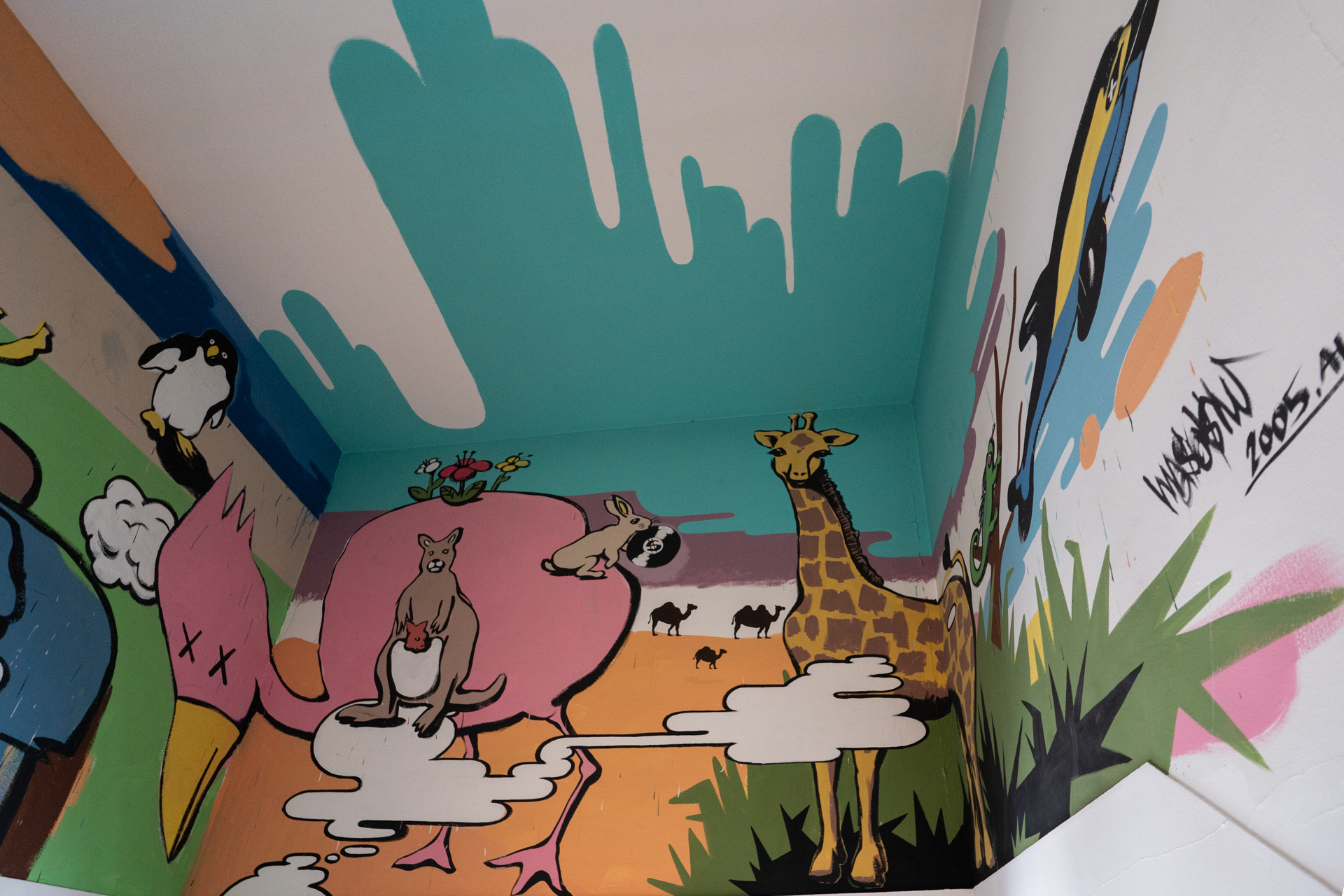 階段やら各所にクリエイティブな香りが