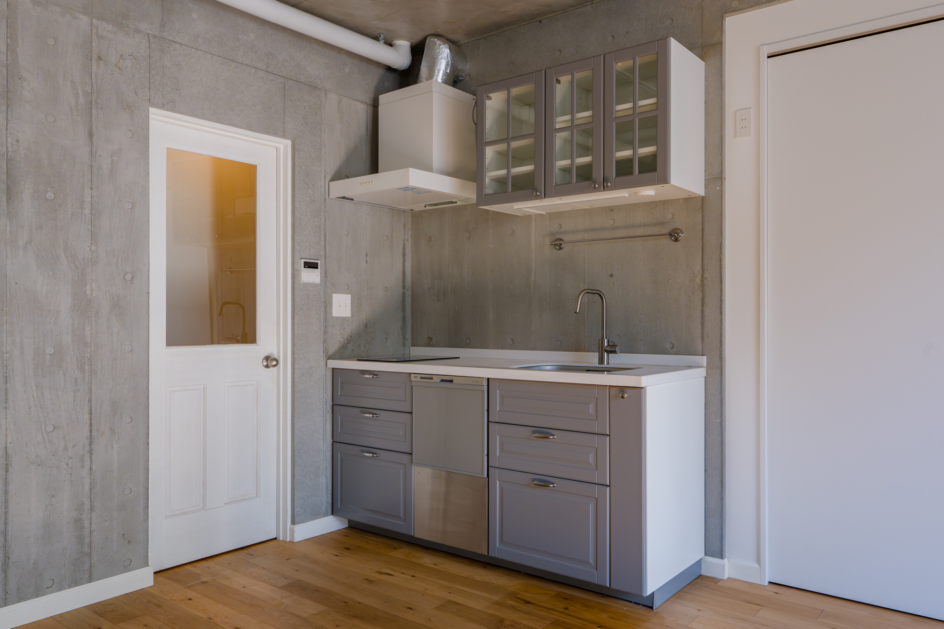 天板の高さ90cmのキッチンは食洗機付き