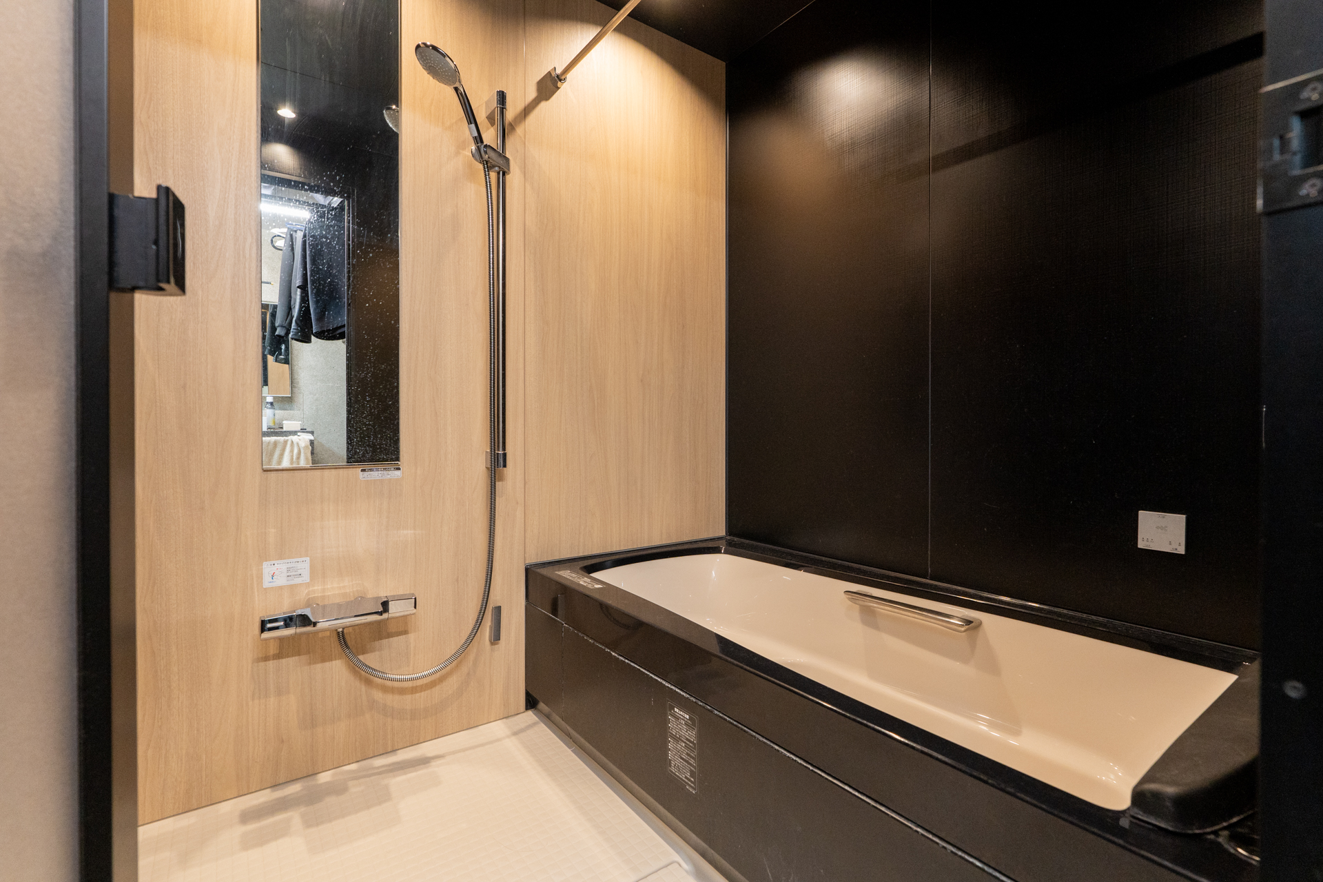 1618のユニットバスはかなり大きく、ゆったりと足を伸ばしての入浴が可能です